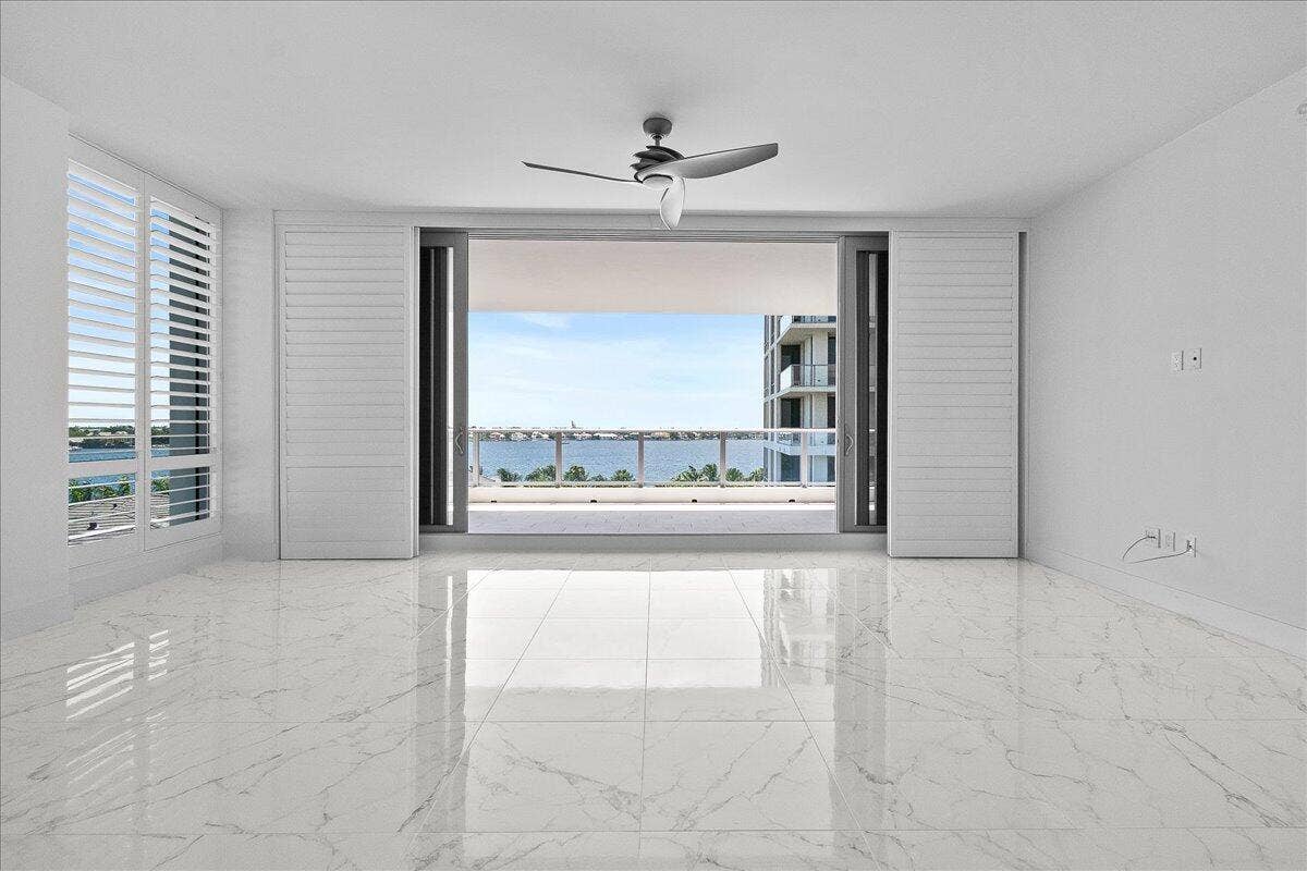 1 Water Club Way, #604, North Palm Beach, FL 33408 Living Room