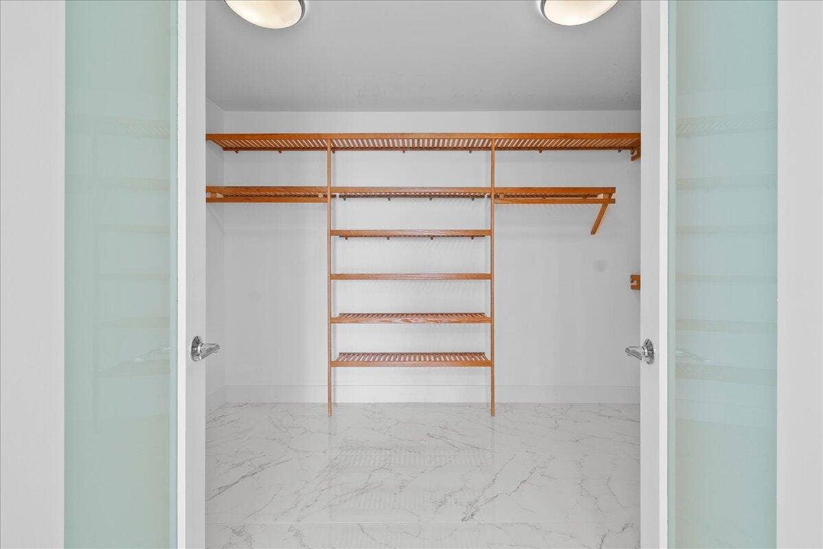 1 Water Club Way, #604, North Palm Beach, FL 33408 Walk-in Closet