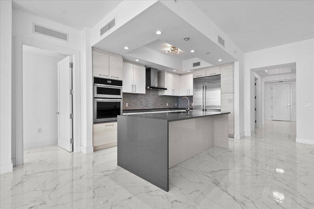 1 Water Club Way, #604, North Palm Beach, FL 33408 Kitchen