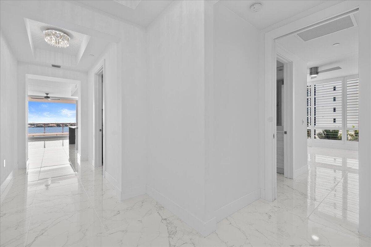 1 Water Club Way, #604, North Palm Beach, FL 33408 Entry Way