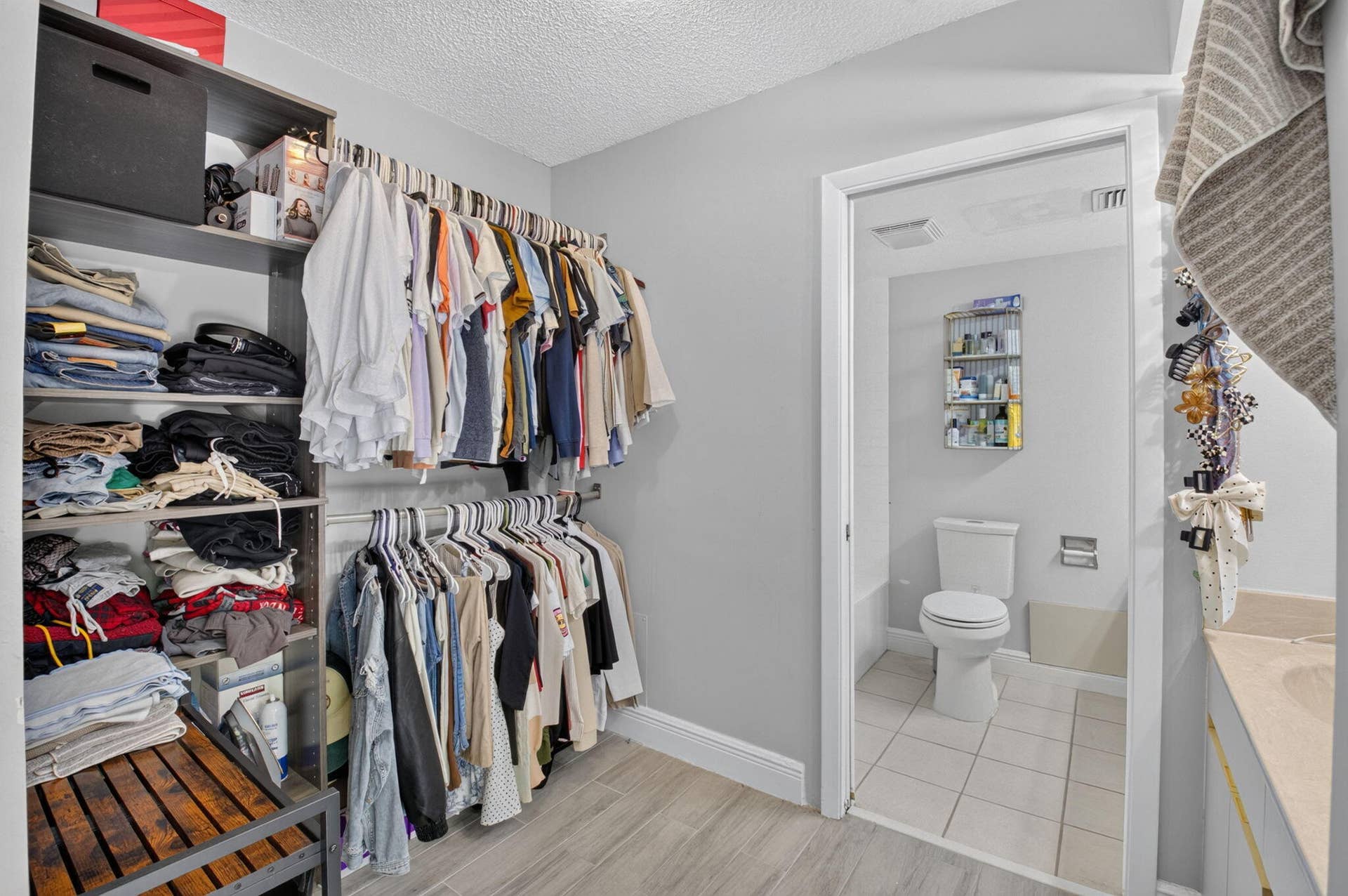 22976 Oxford Place, #C, Boca Raton, FL 33433 Primary Closet