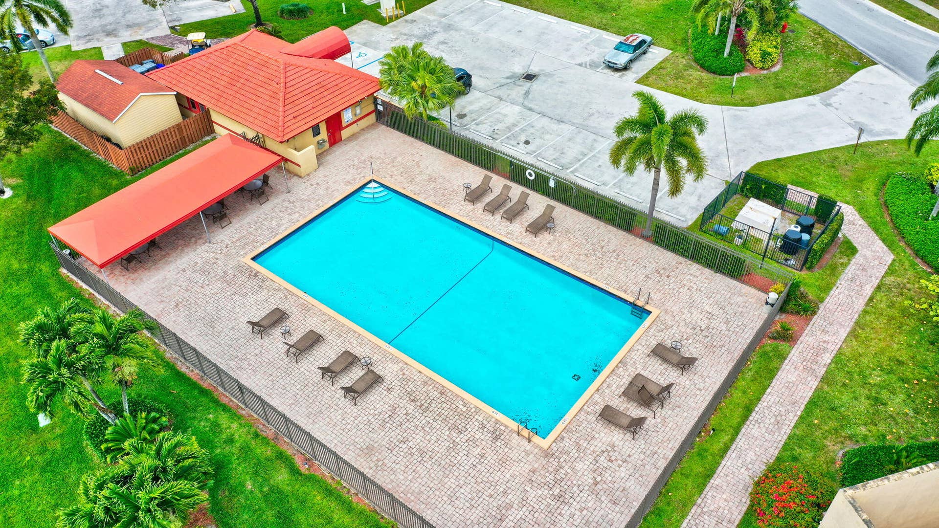 22976 Oxford Place, #C, Boca Raton, FL 33433 Tennis courts, racquetball, and pool