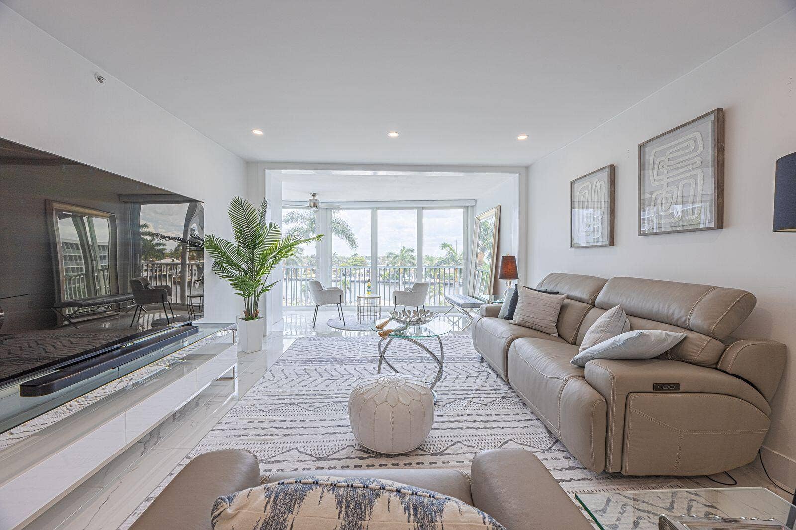 3224 S Ocean #612B (Living Rm4)
