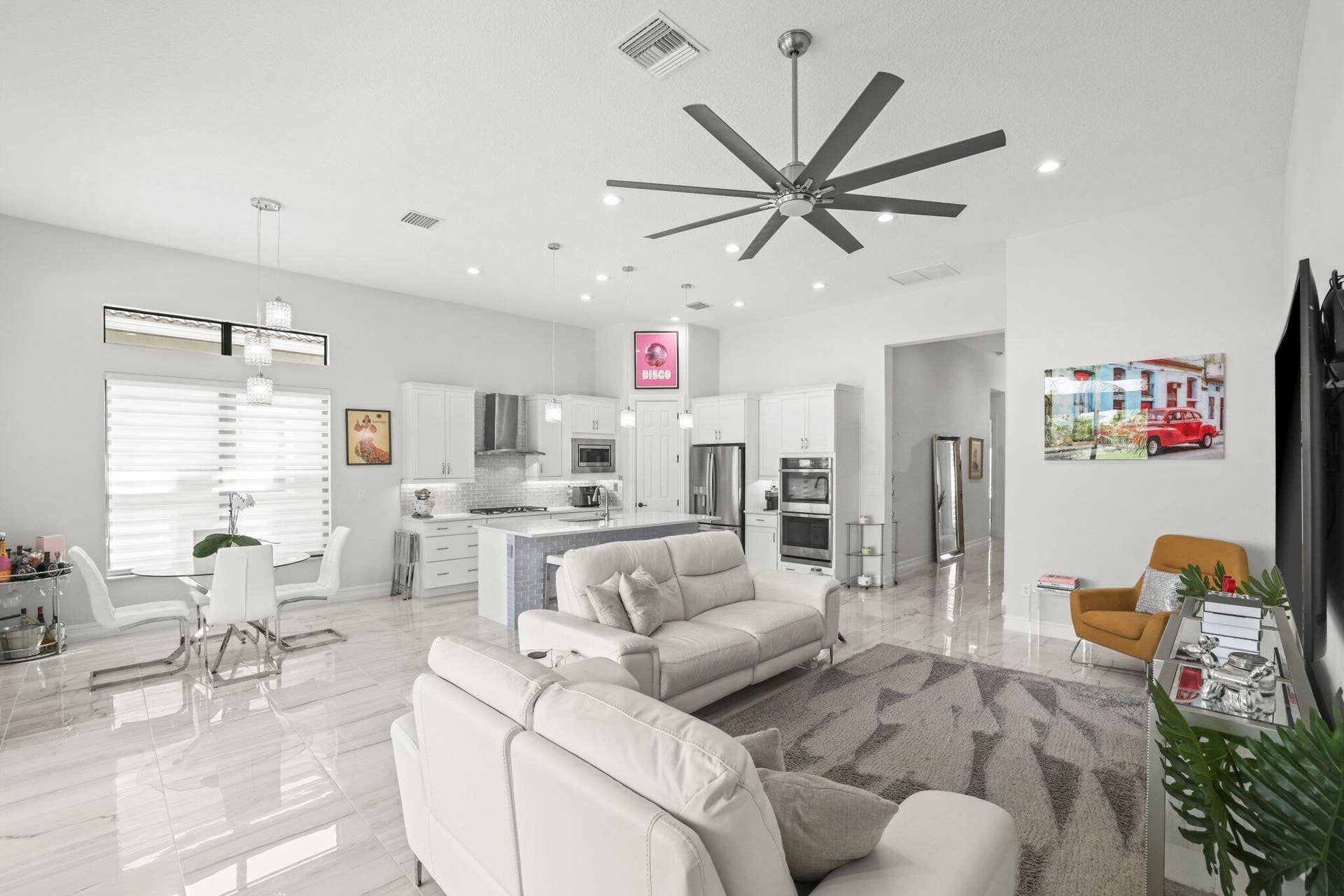 9031 Leon Circle W, Parkland, FL 33076 Greatroom / Kitchen