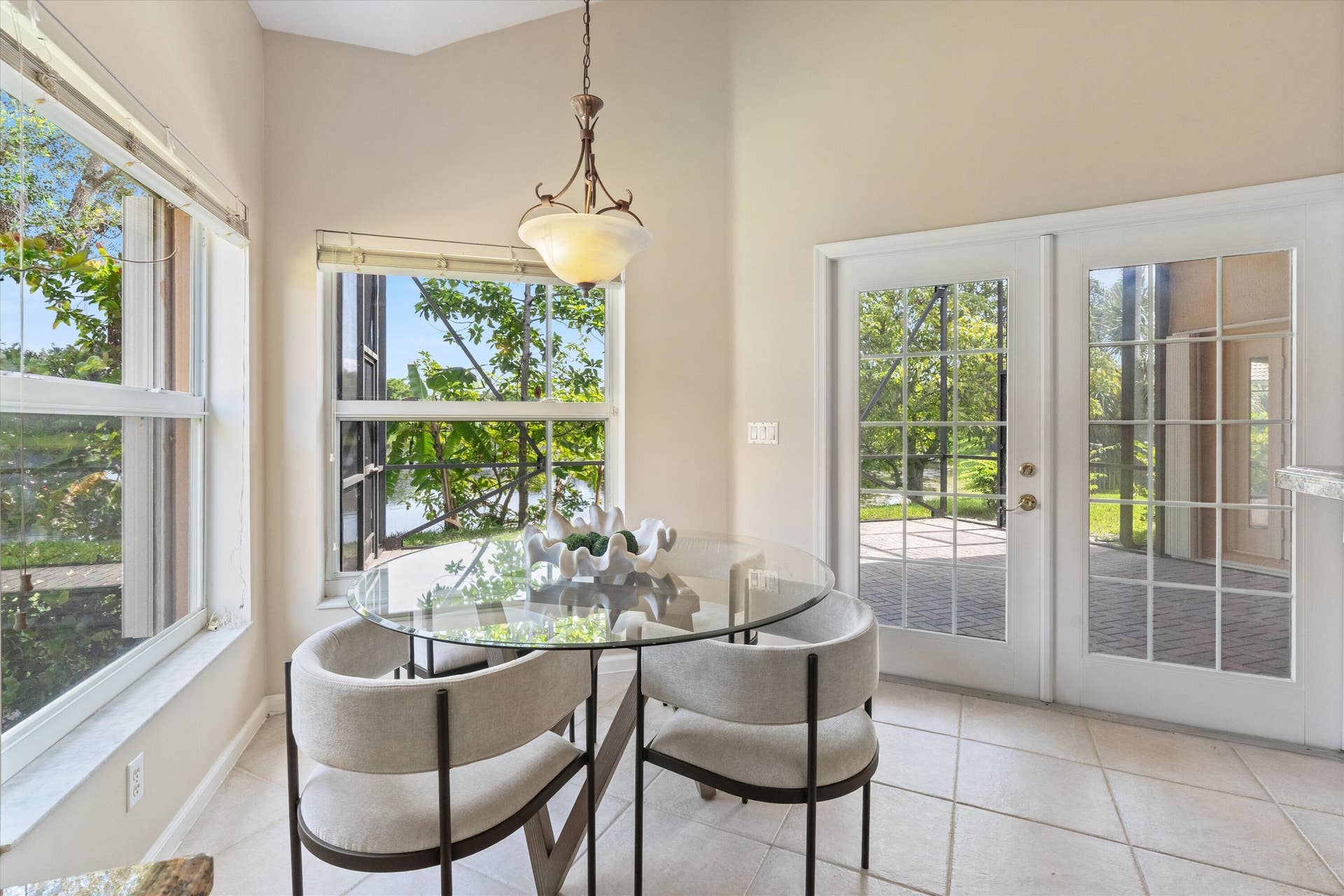 11259 NW 65th Manor, Parkland, FL 33076 08-breakfast-area-11259-nw-65th-manor