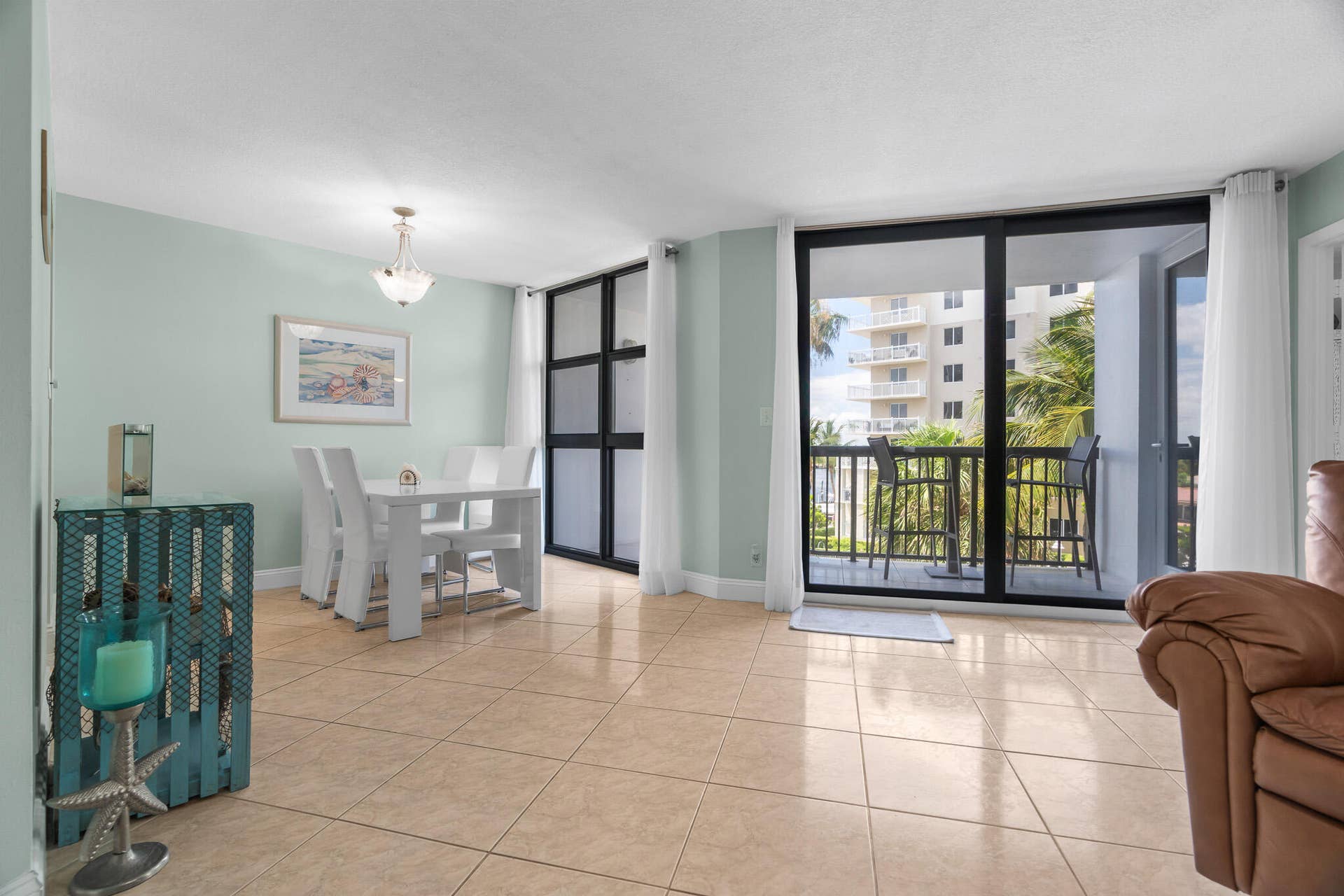 1361 S Ocean Boulevard, #303, Pompano Beach, Pompano Beach, FL 33062 Living room