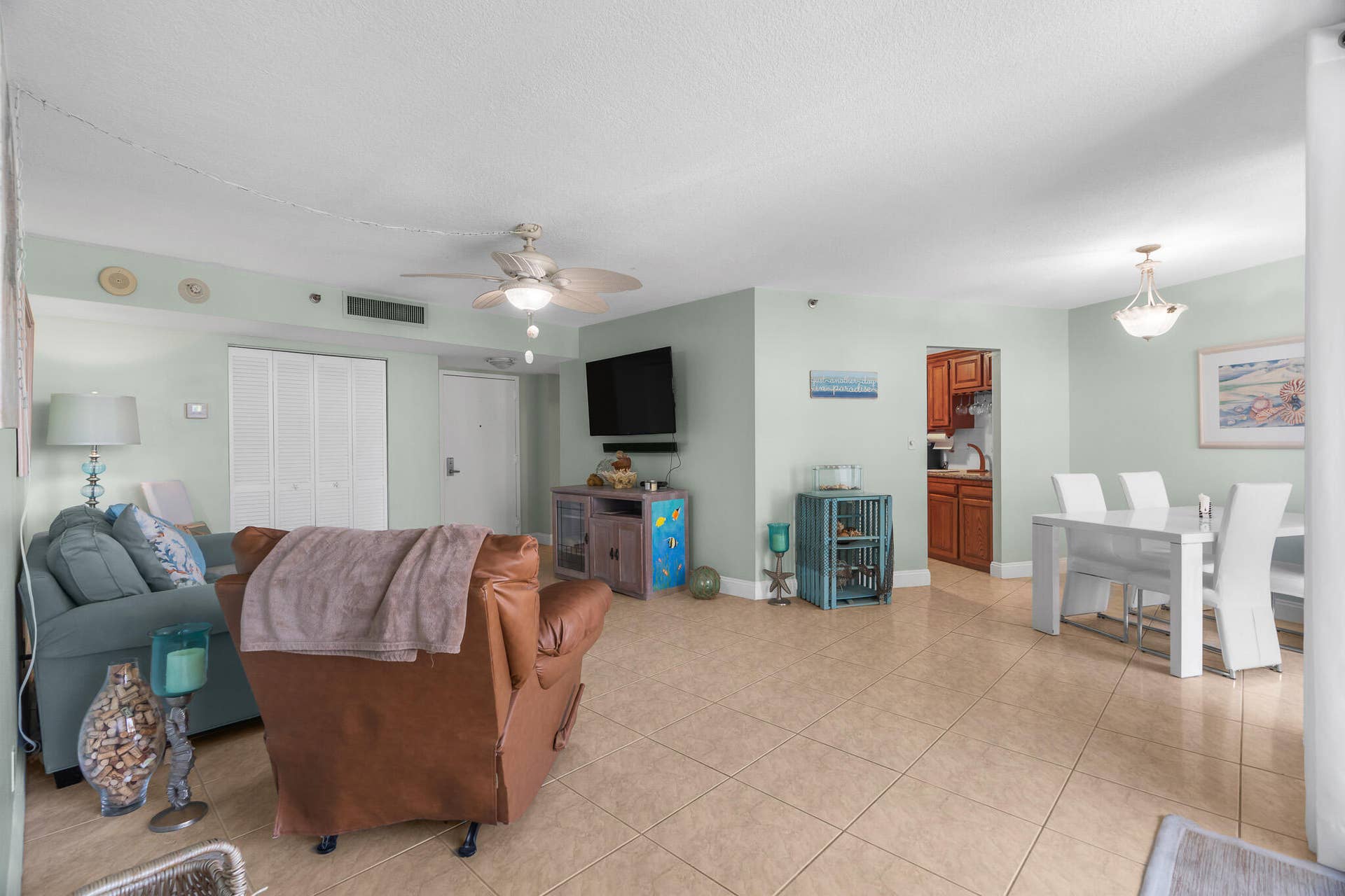1361 S Ocean Boulevard, #303, Pompano Beach, Pompano Beach, FL 33062 Living room