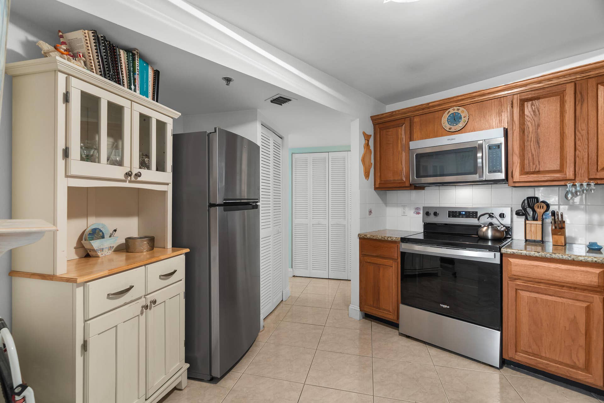 1361 S Ocean Boulevard, #303, Pompano Beach, Pompano Beach, FL 33062 Kichen