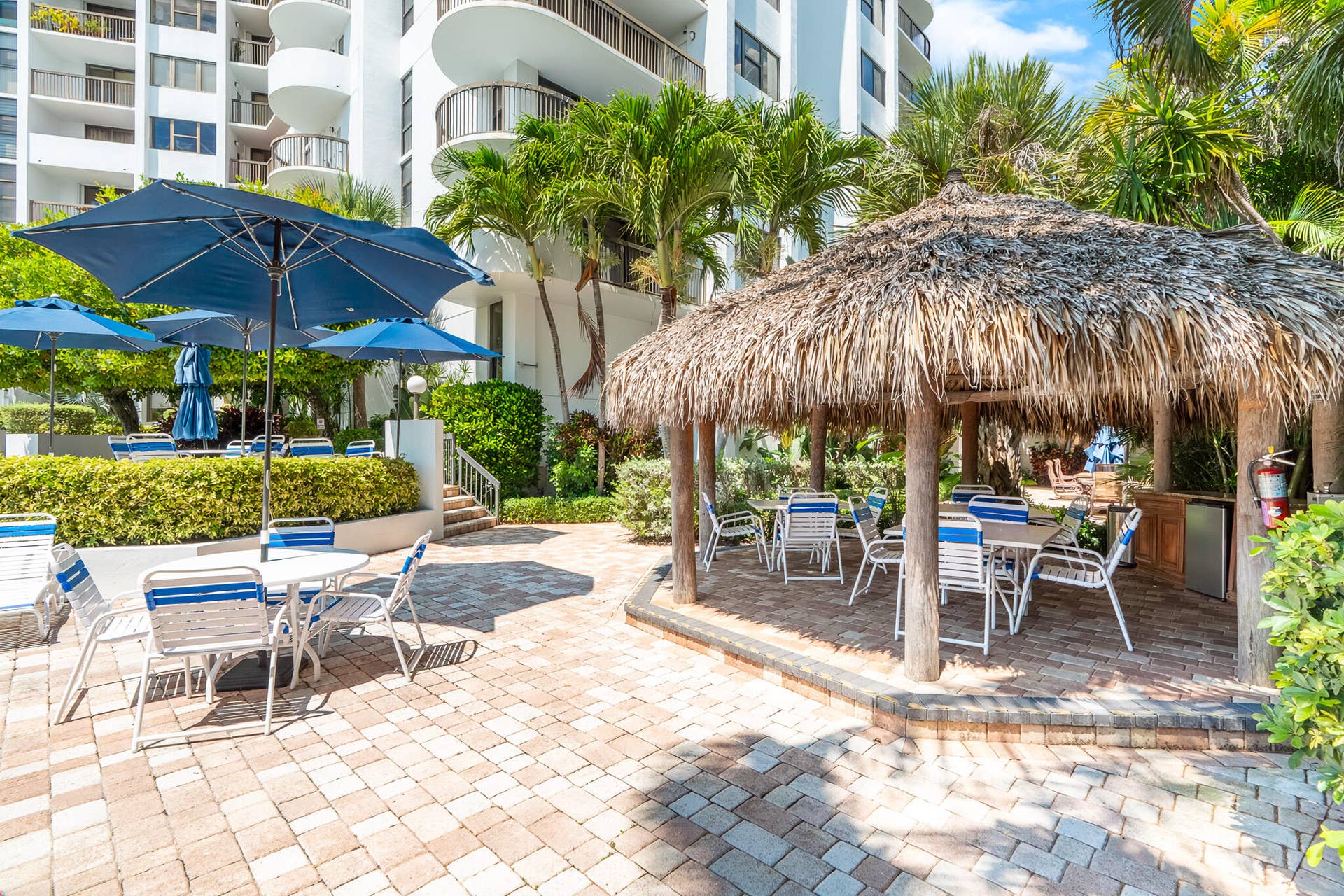 1361 S Ocean Boulevard, #303, Pompano Beach, Pompano Beach, FL 33062 Tiki area