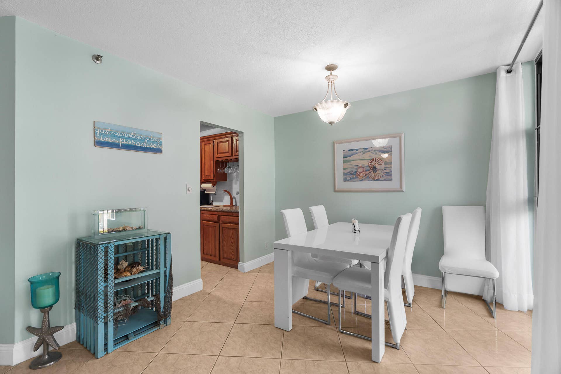 1361 S Ocean Boulevard, #303, Pompano Beach, Pompano Beach, FL 33062 Dining area