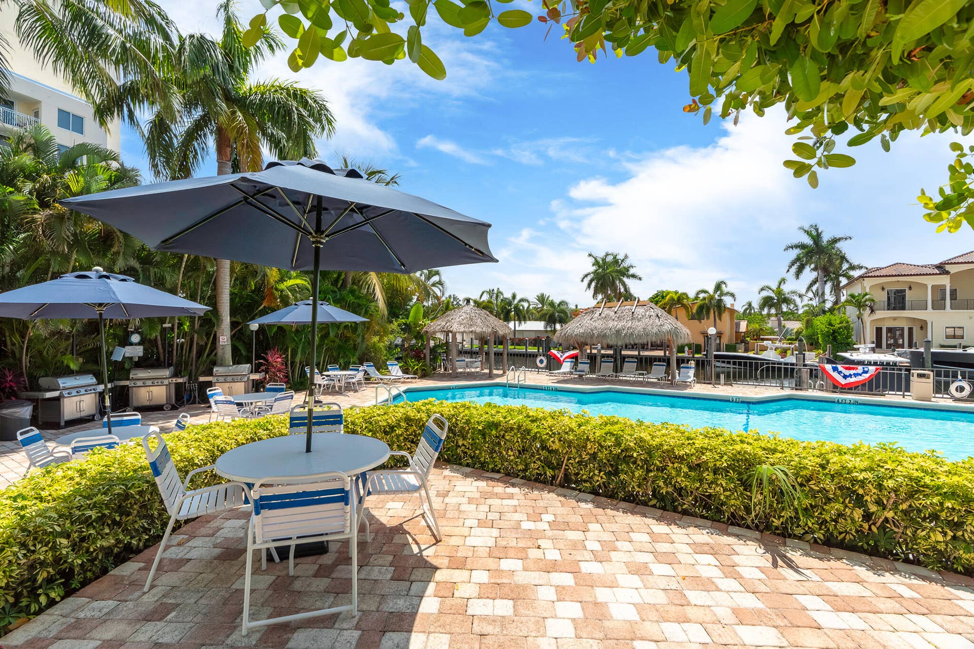 1361 S Ocean Boulevard, #303, Pompano Beach, Pompano Beach, FL 33062 Pool sitting area