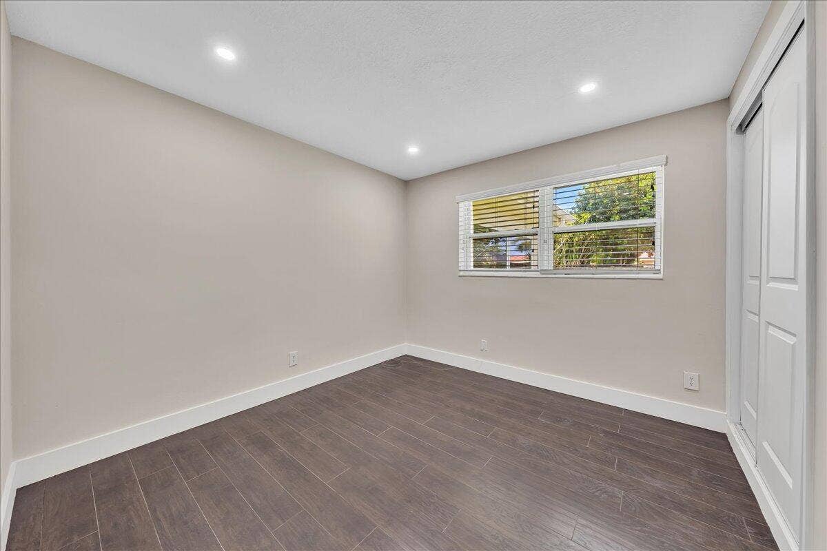 611 N Highland Drive, Hollywood, FL 33021 33-306A6464