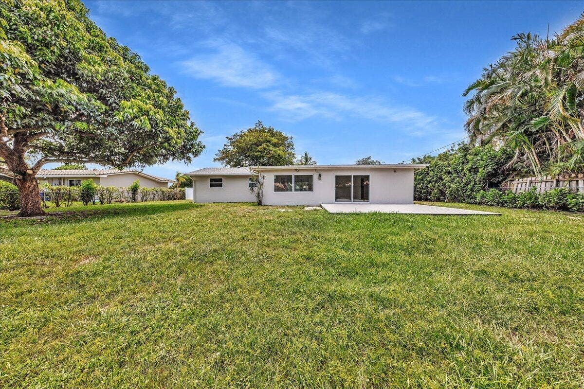 611 N Highland Drive, Hollywood, FL 33021 47-306A6534