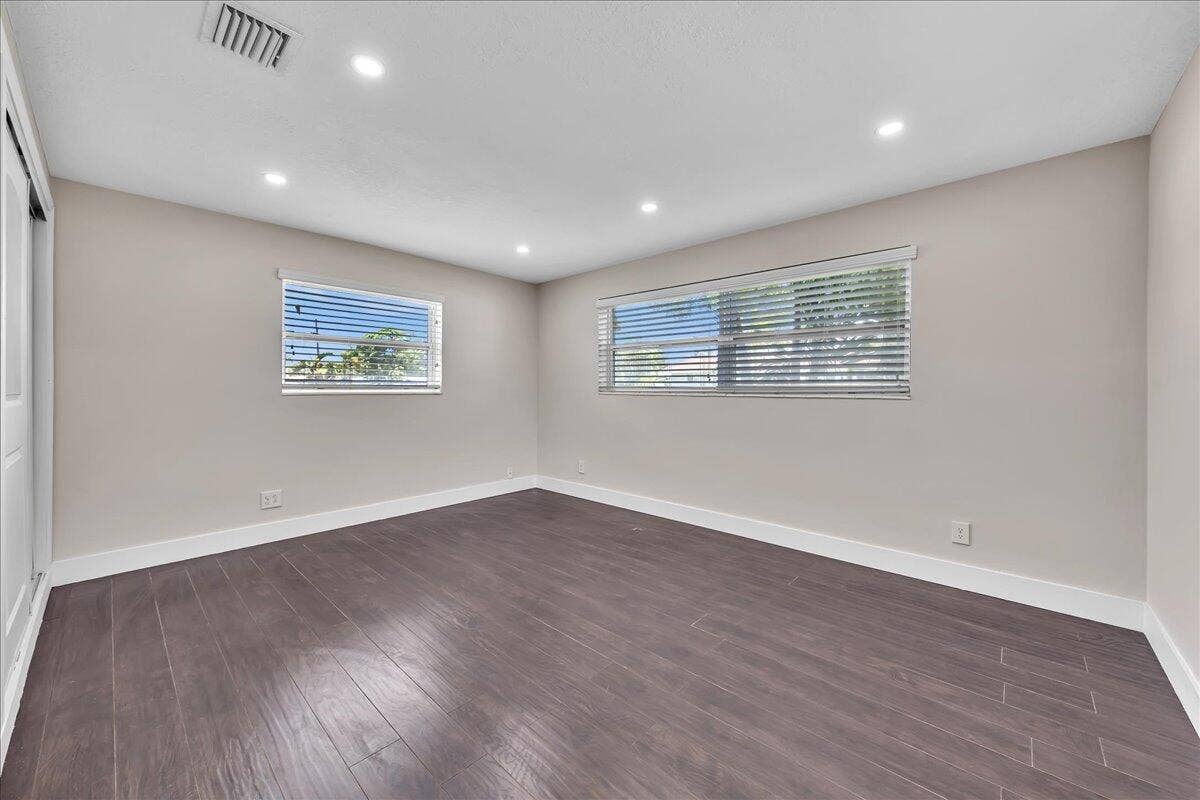 611 N Highland Drive, Hollywood, FL 33021 40-306A6499