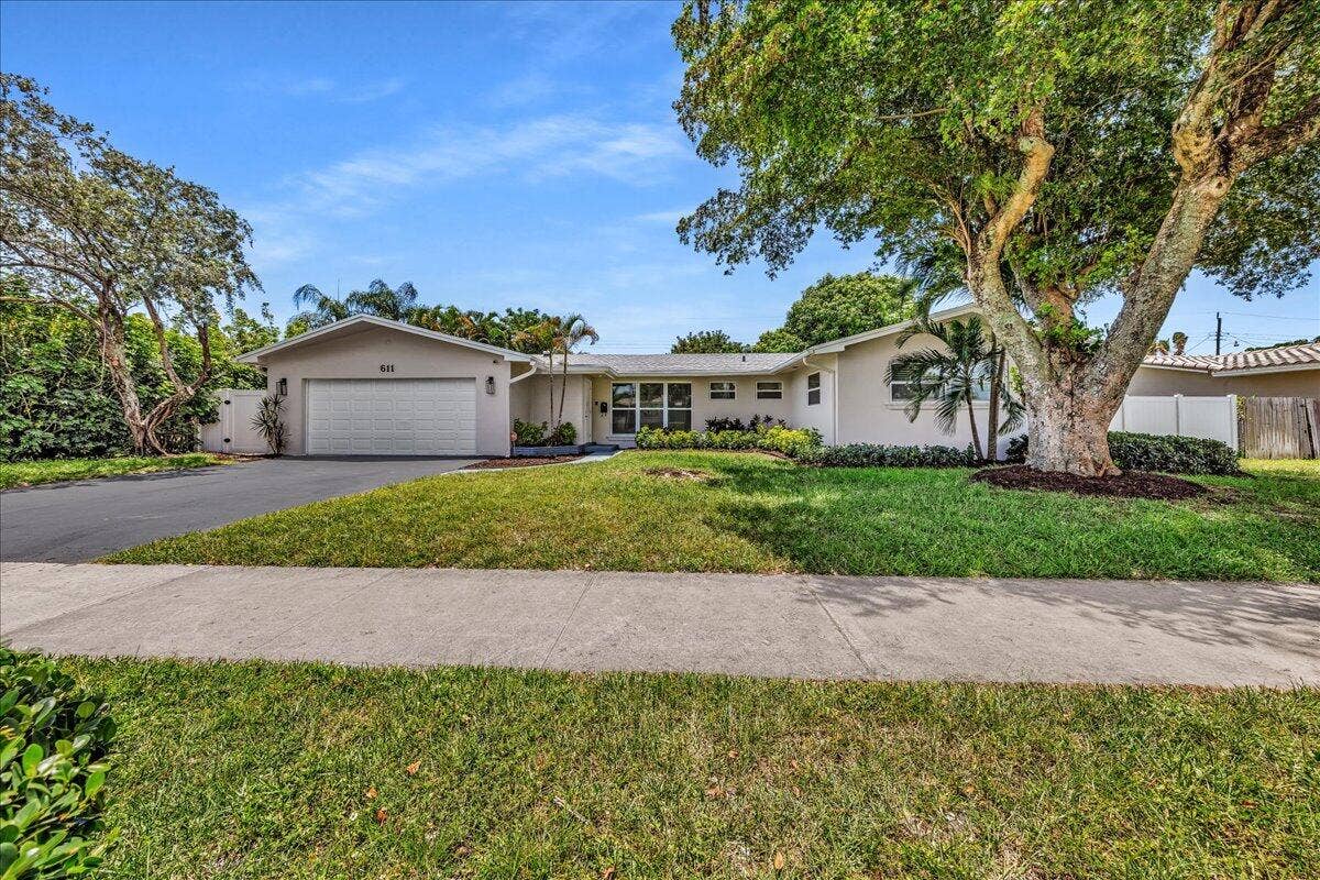 611 N Highland Drive, Hollywood, FL 33021 02-306A6309