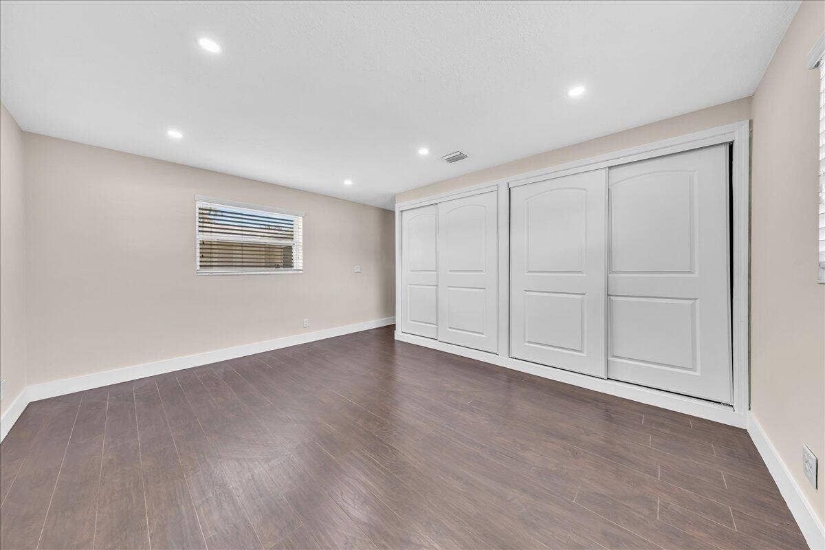 611 N Highland Drive, Hollywood, FL 33021 42-306A6509