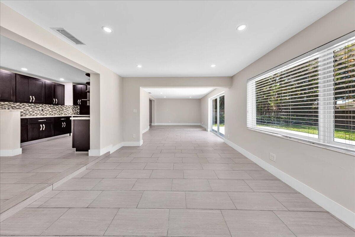 611 N Highland Drive, Hollywood, FL 33021 30-306A6449