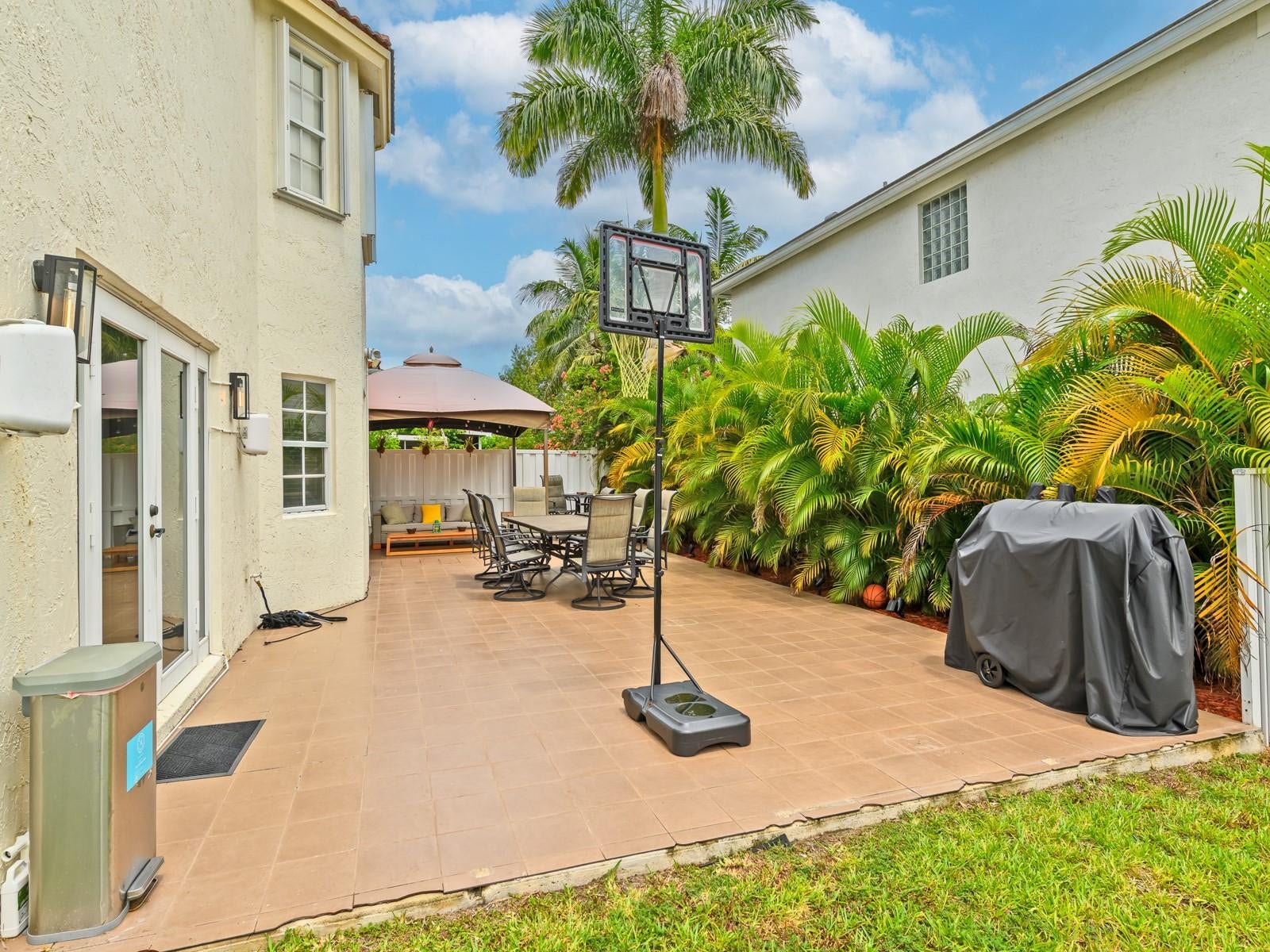 101 Gables Boulevard, Weston, FL 33326 Photo 24