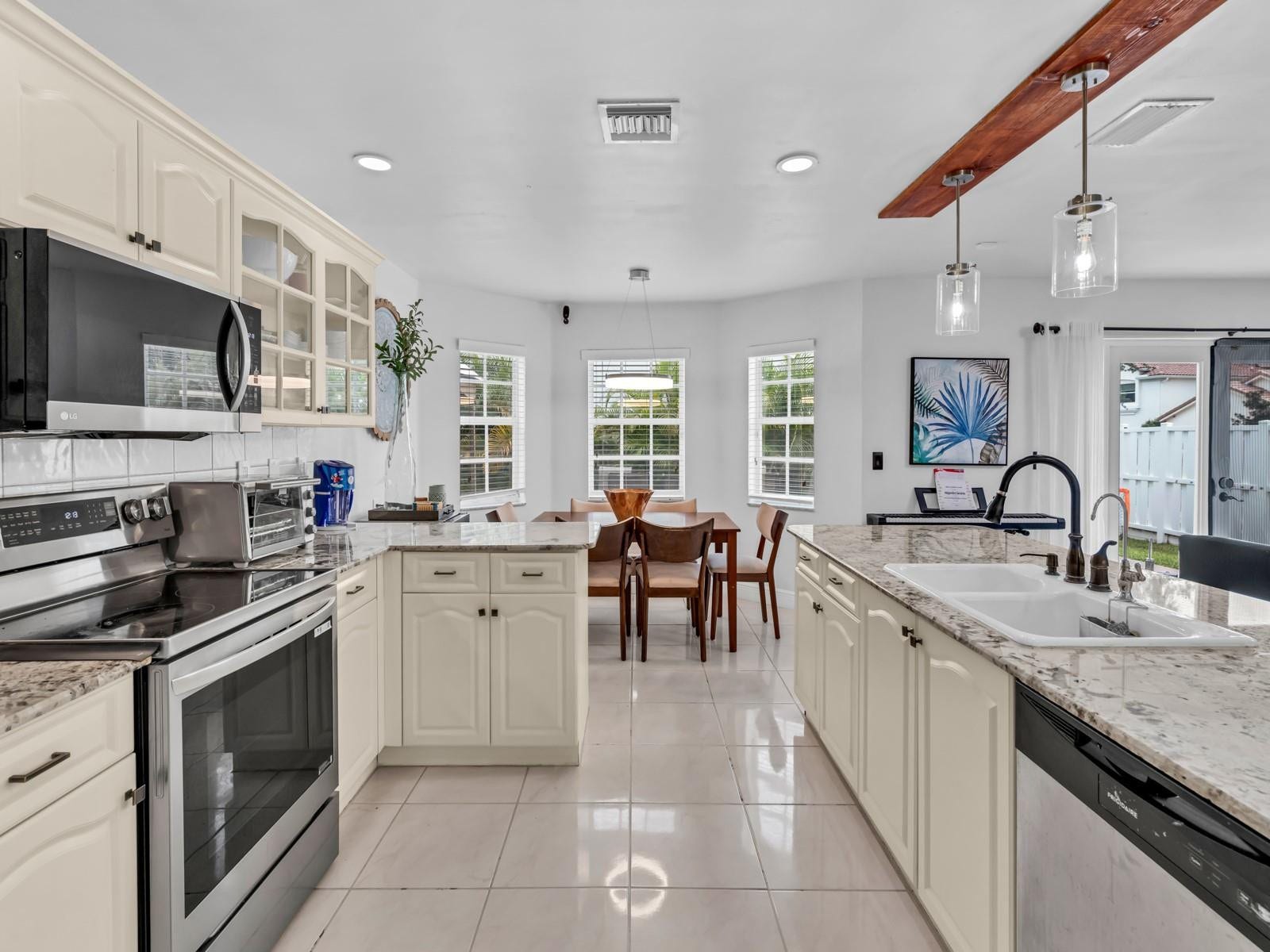 101 Gables Boulevard, Weston, FL 33326 Photo 9