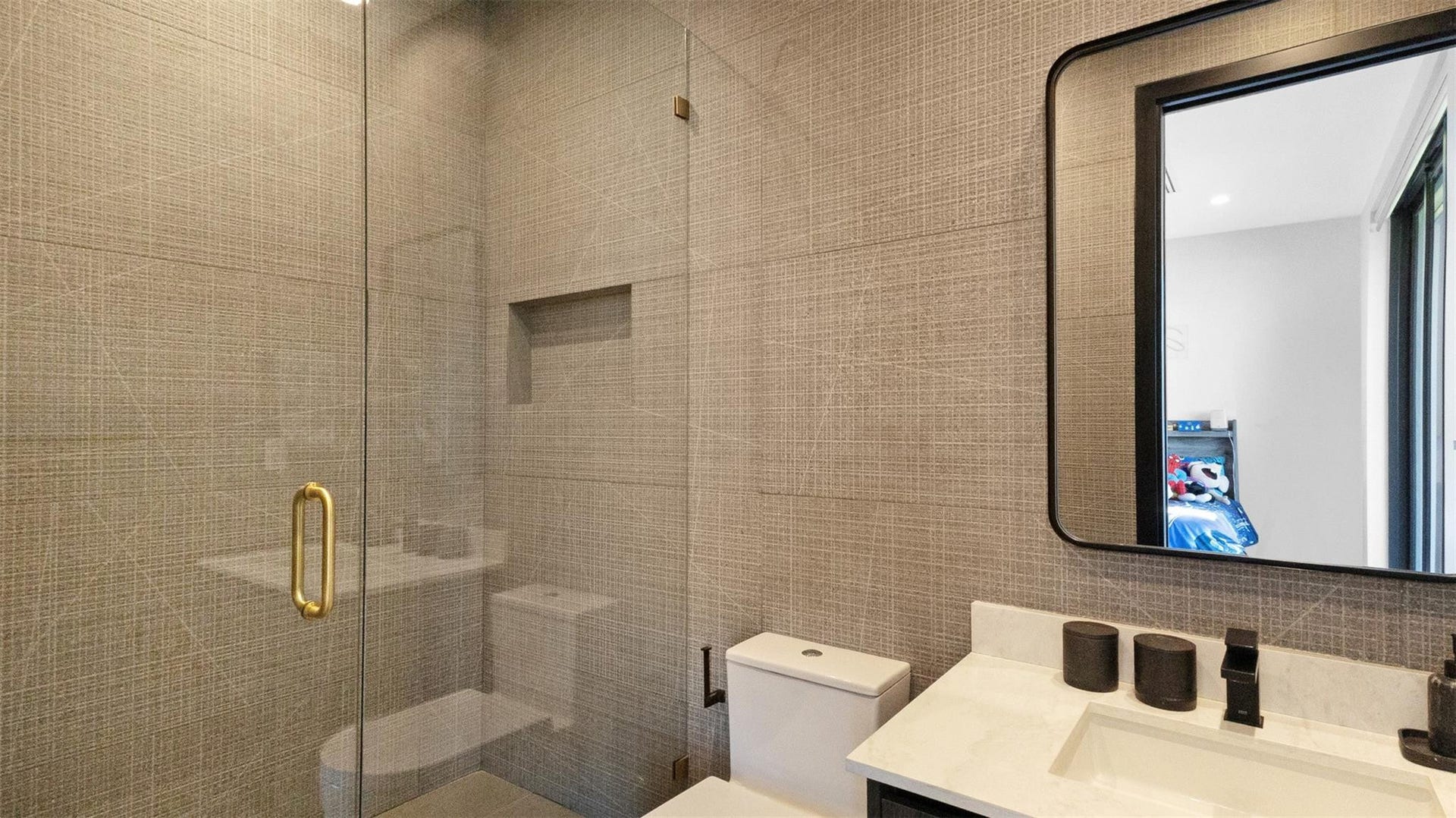 823 Ponce De Leon Drive, Fort Lauderdale, FL 33316 Bathroom 3