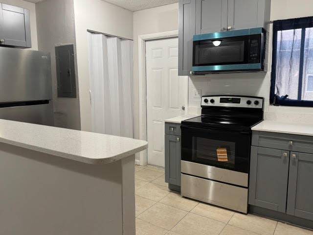 322 SW 2nd Street, #3, Pompano Beach, FL 33060 Door from kitchen to exterior