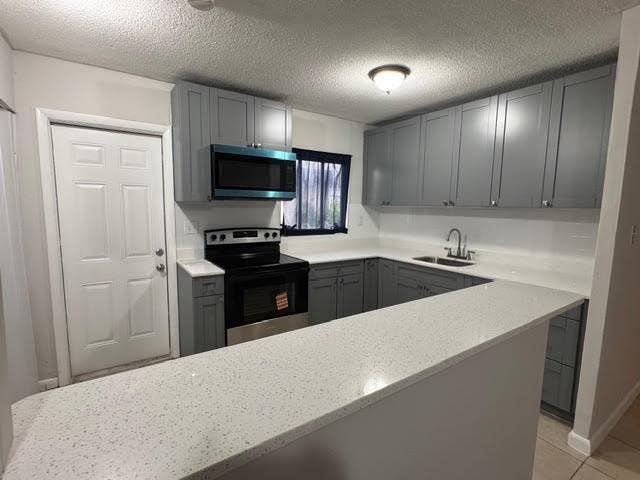 322 SW 2nd Street, #3, Pompano Beach, FL 33060 Great size kitchen