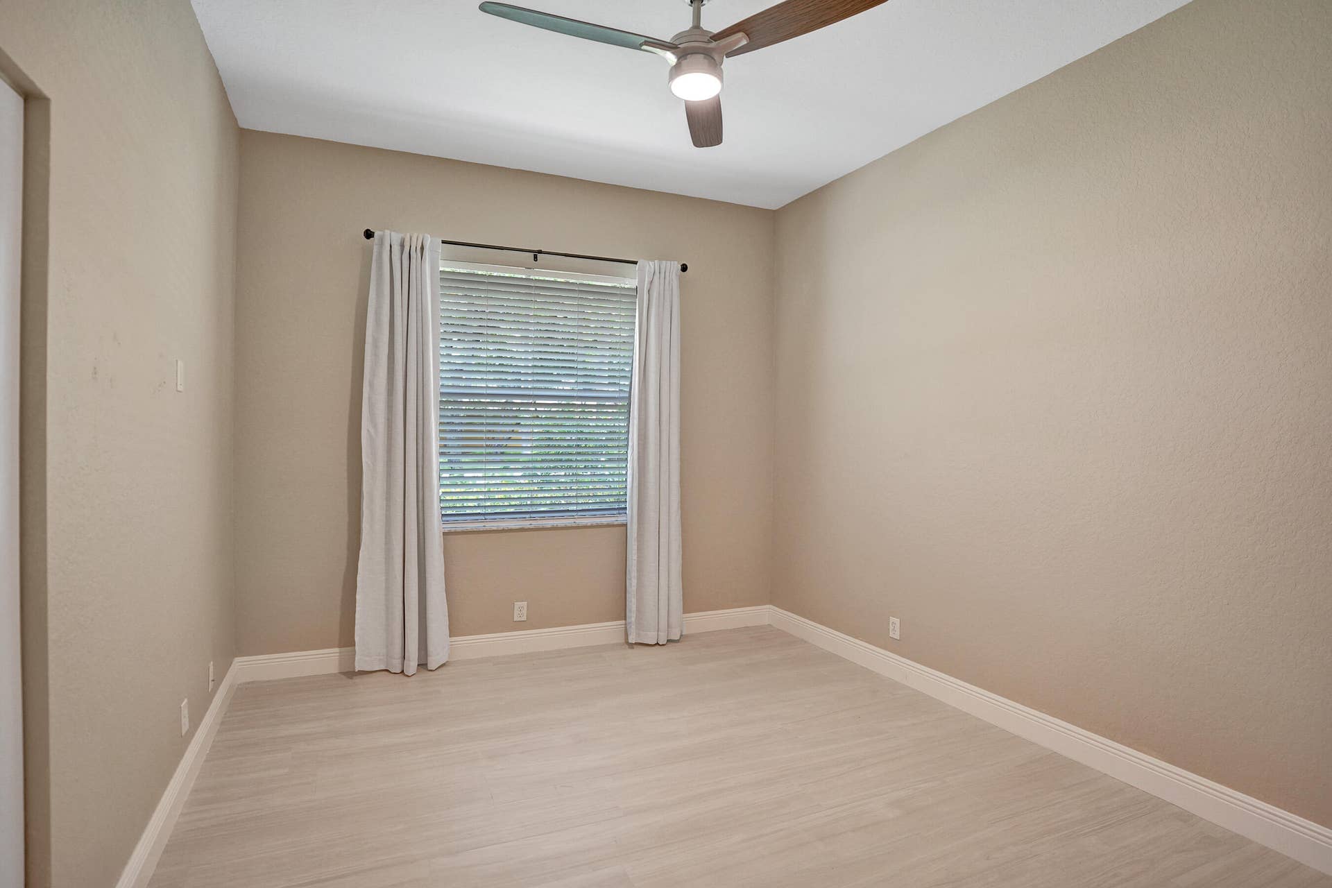 5779 NW 120th Avenue, Coral Springs, Coral Springs, FL 33076 DSC04053