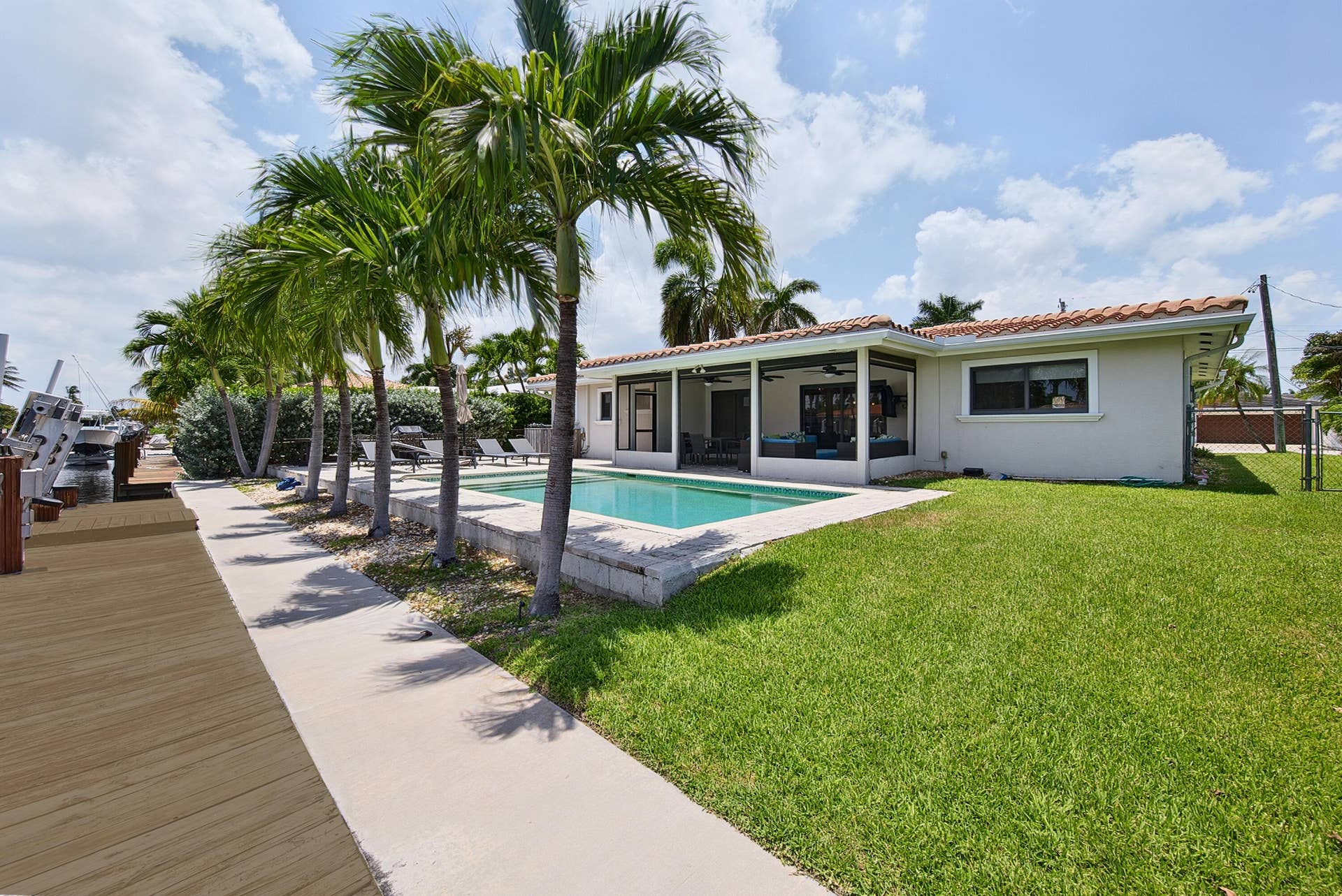 2542 SE 10th Street, Pompano Beach, FL 33062 waters-55