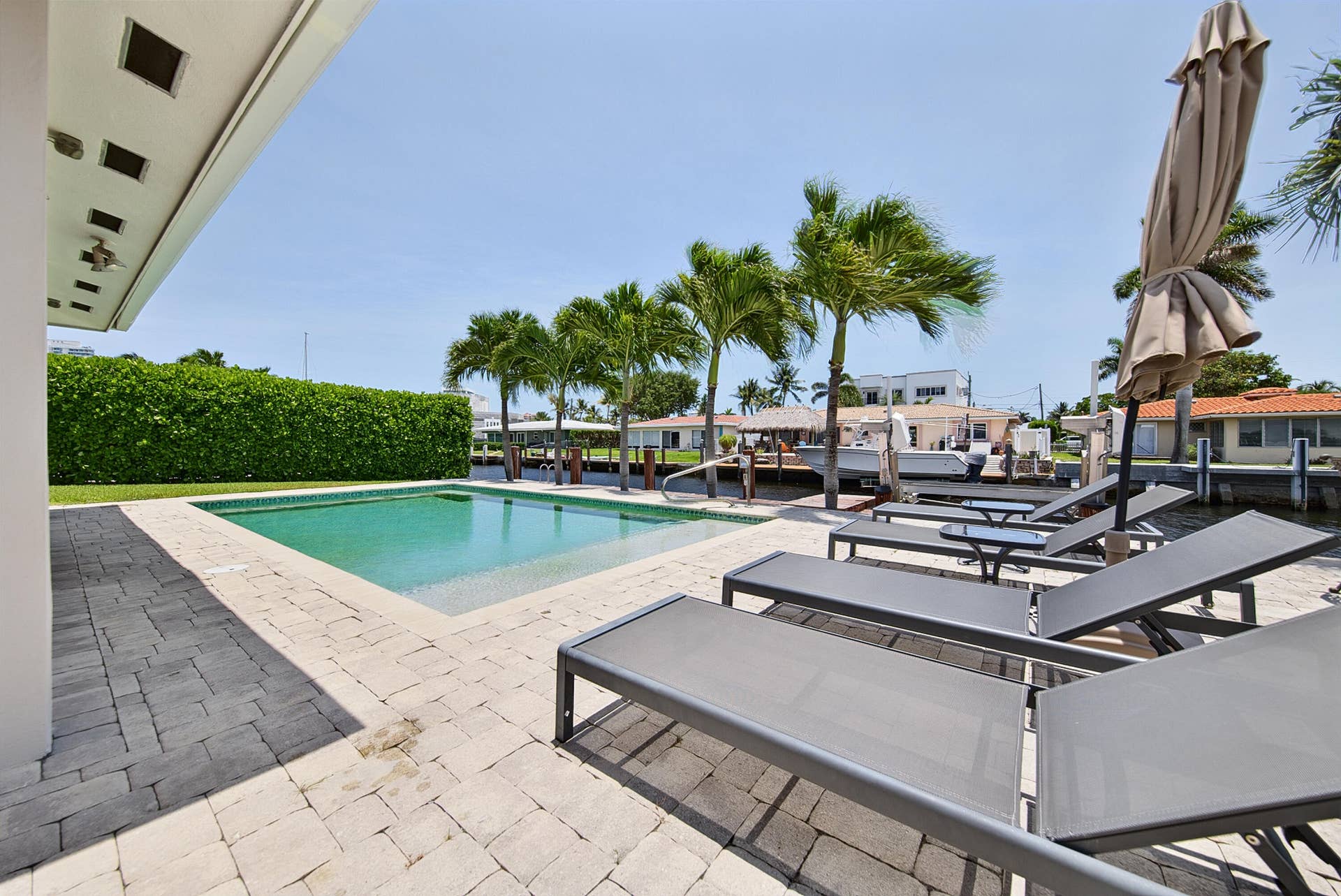 2542 SE 10th Street, Pompano Beach, FL 33062 waters-47
