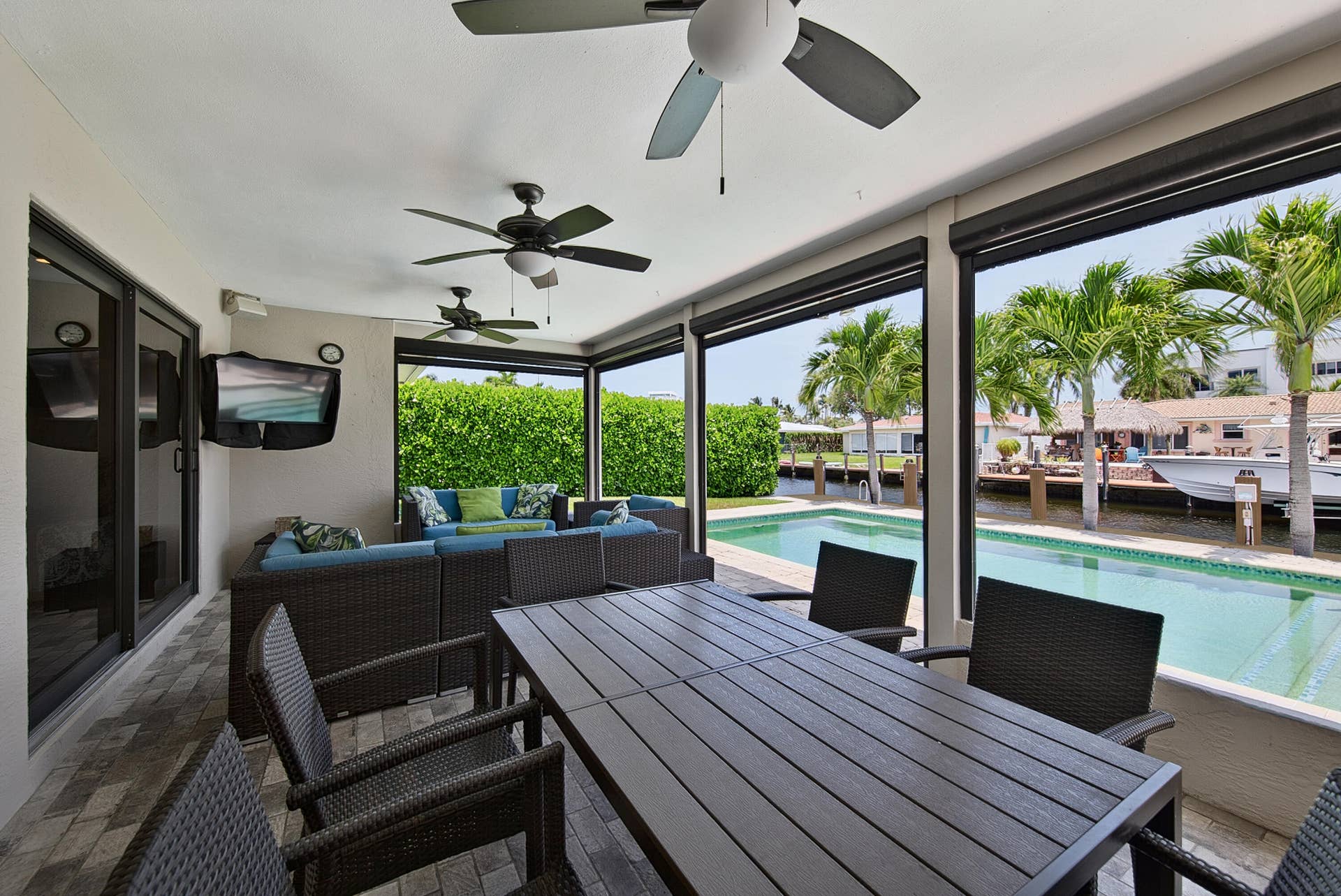 2542 SE 10th Street, Pompano Beach, FL 33062 waters-63