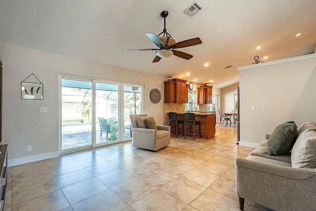 22373 Ensenada Way, Boca Raton, FL 33433 9566ab6a33631148e467079efc65b4e4-uncropp