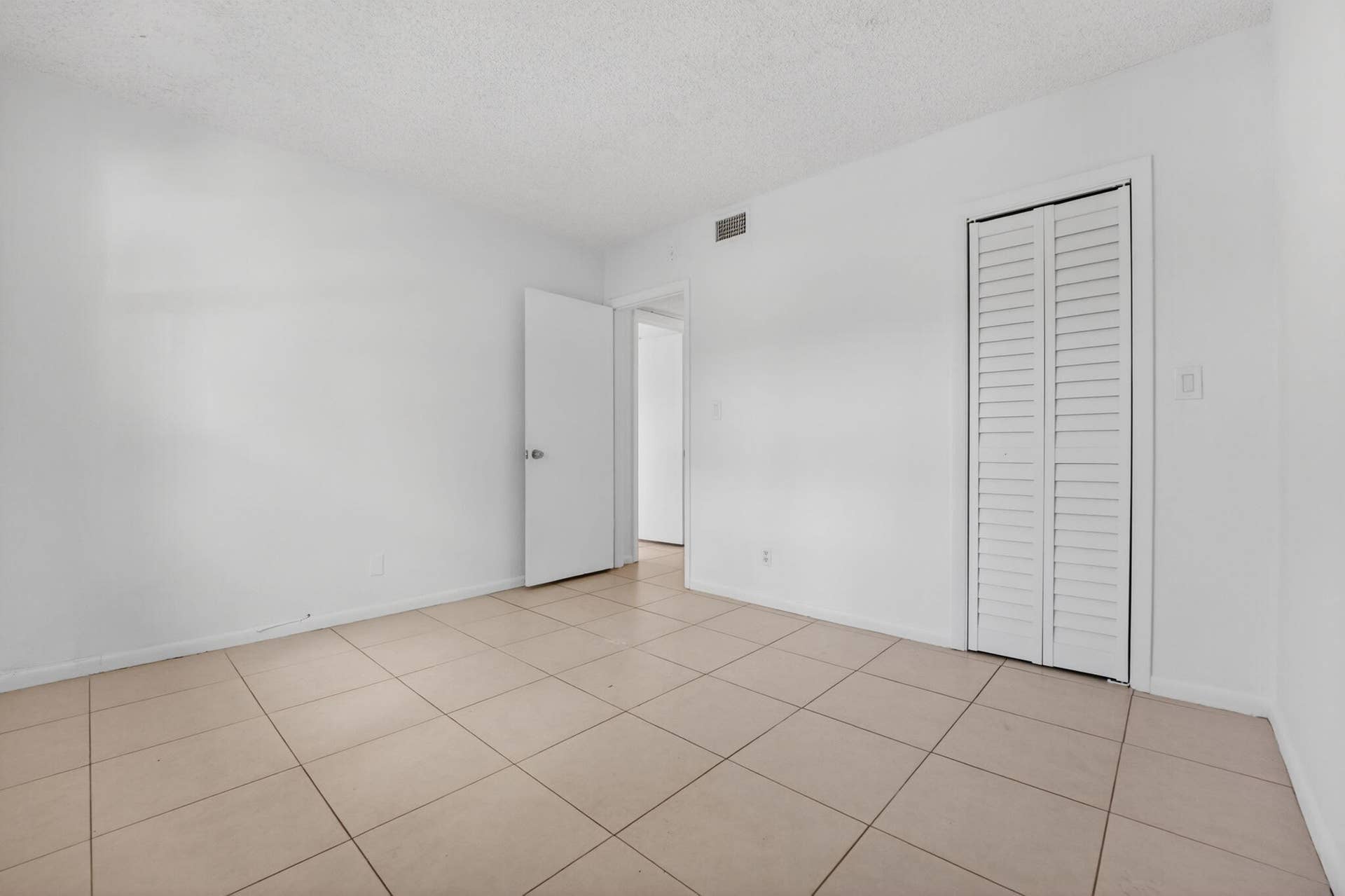 760 SE 2nd Avenue, #D216, Deerfield Beach, Deerfield Beach, FL 33441 21-web-or-mls-DSC06080