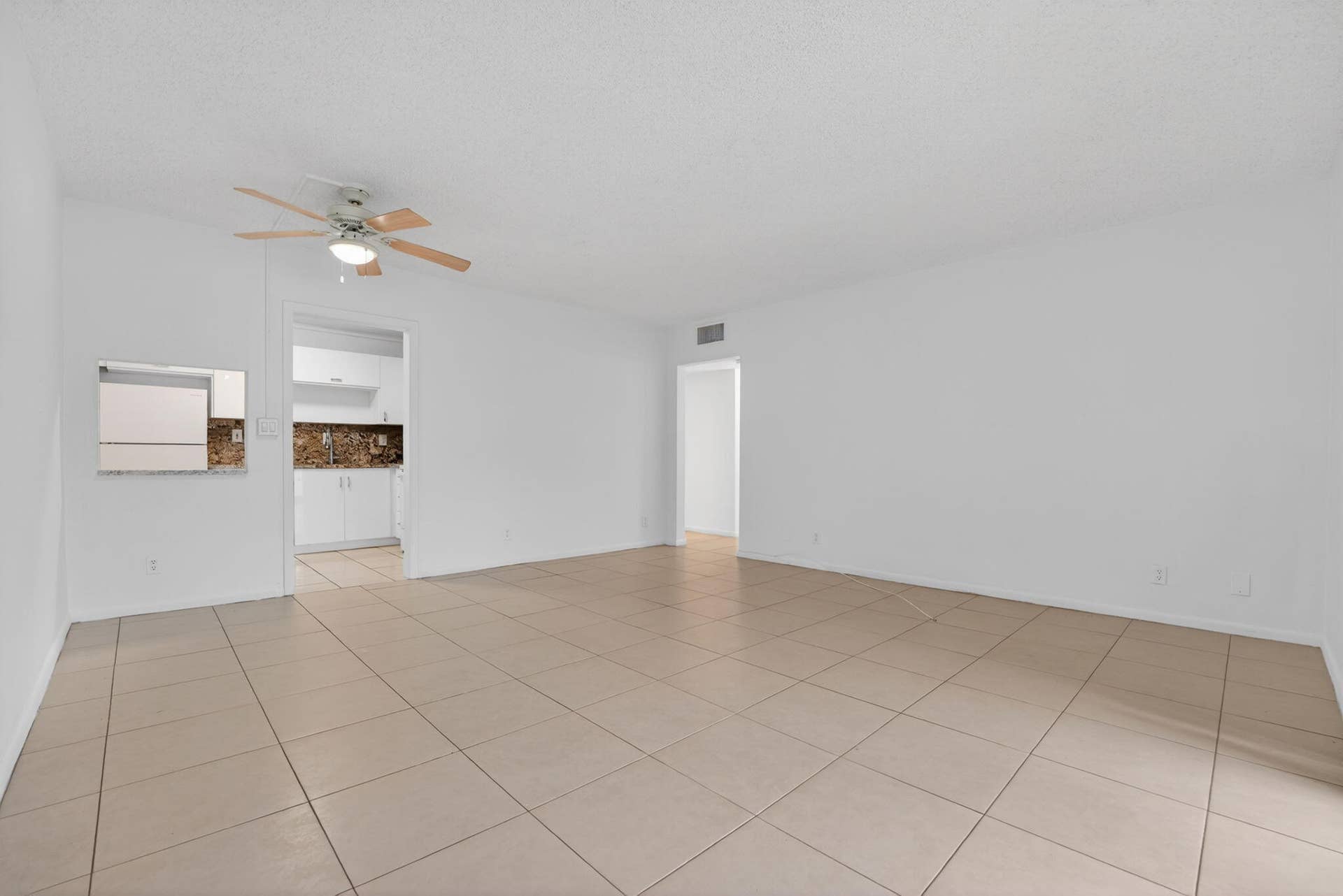 760 SE 2nd Avenue, #D216, Deerfield Beach, Deerfield Beach, FL 33441 Living/Dinning