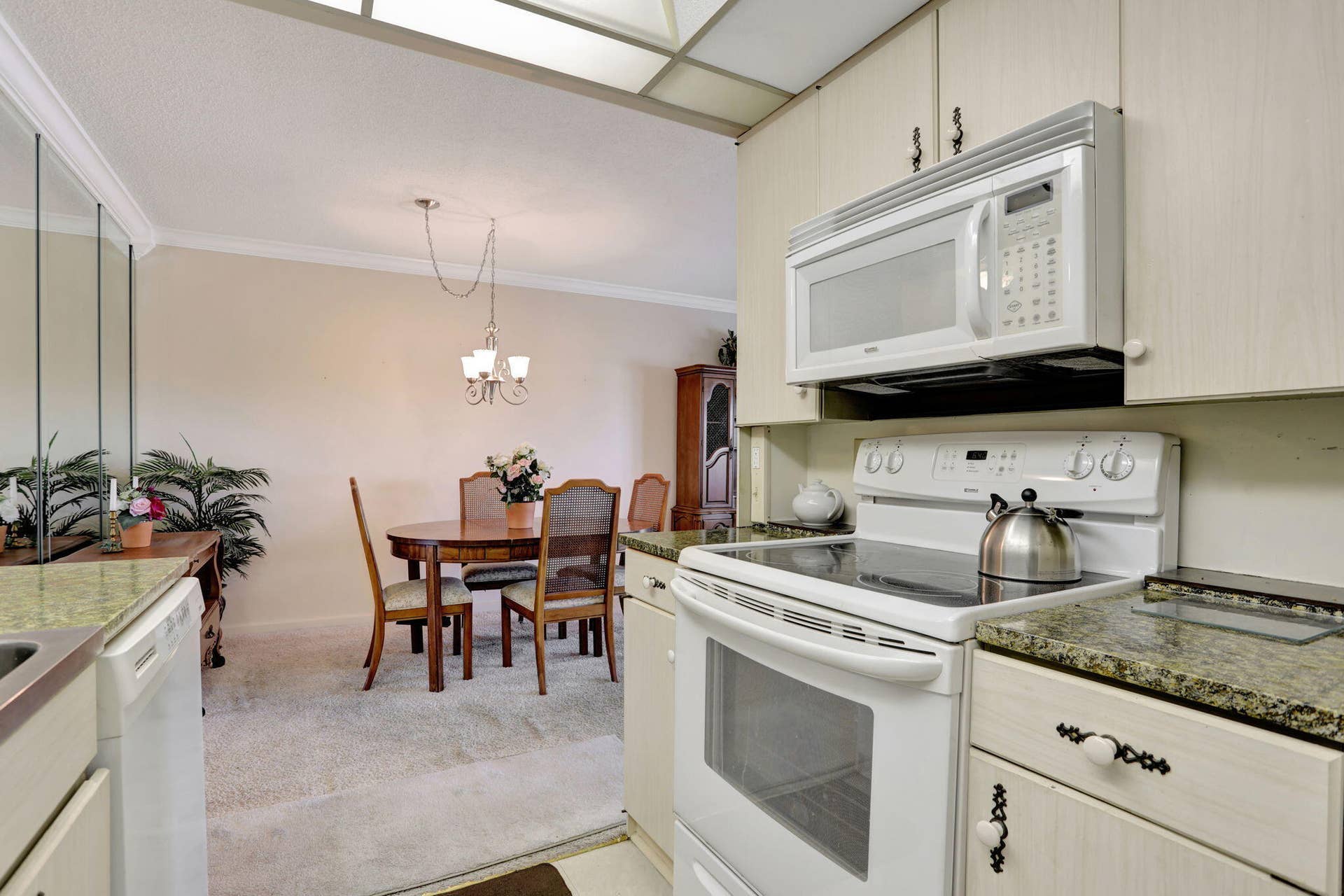 432 Grantham, #B, Deerfield Beach, FL 33442 432 GRANTHAM B 1BR/2BA