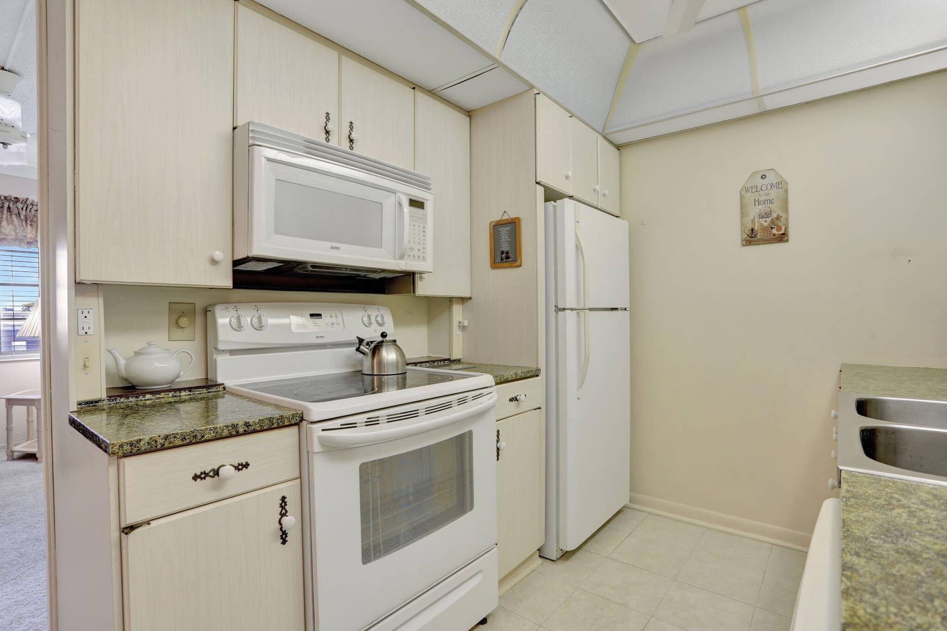 432 Grantham, #B, Deerfield Beach, FL 33442 432 GRANTHAM B 1BR/2BA