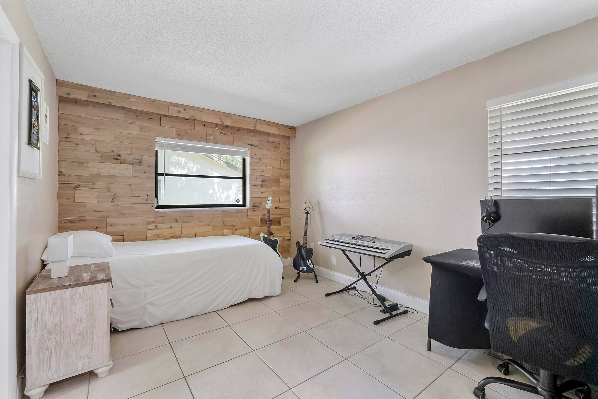 4149 Palm Forest Dr S_023