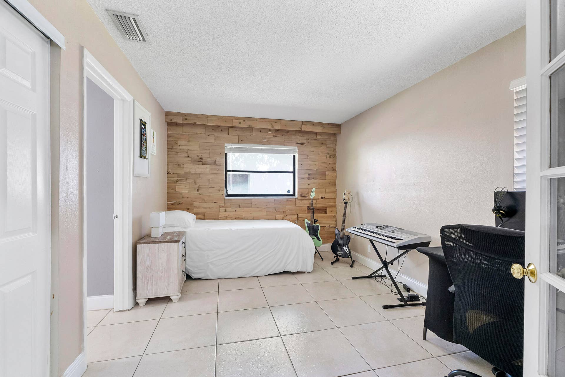 4149 Palm Forest Dr S_022