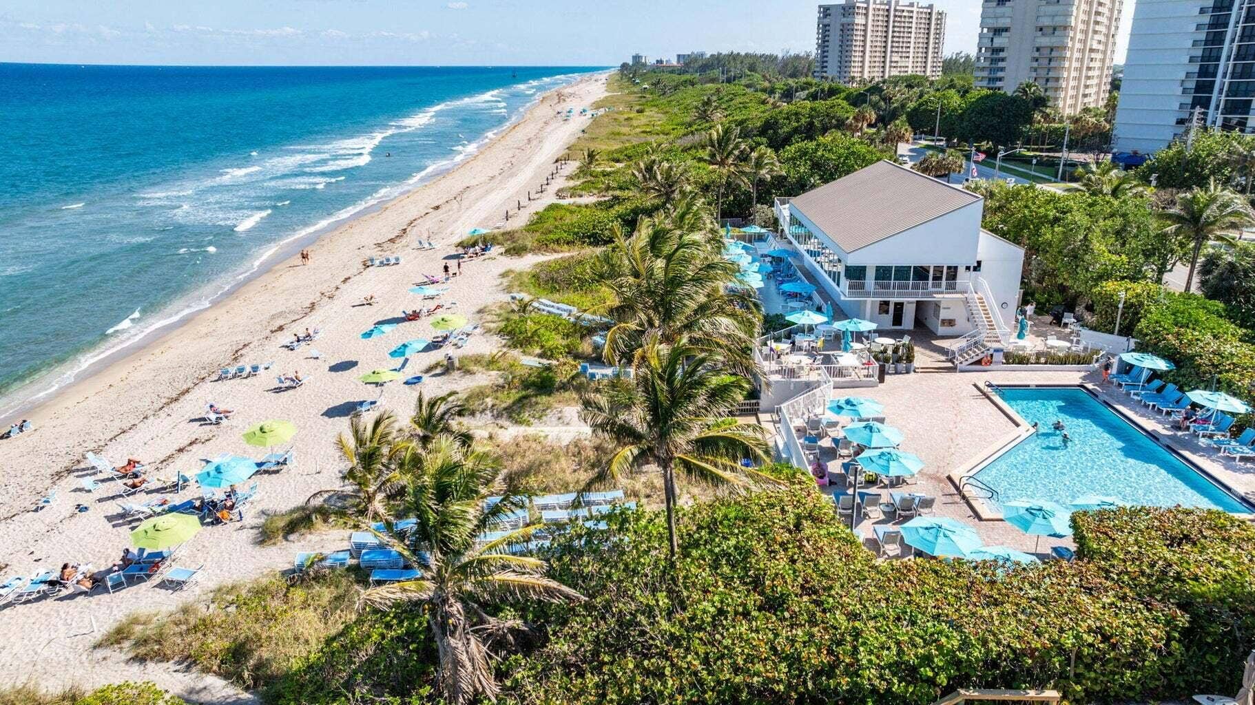 BEACH CLUB