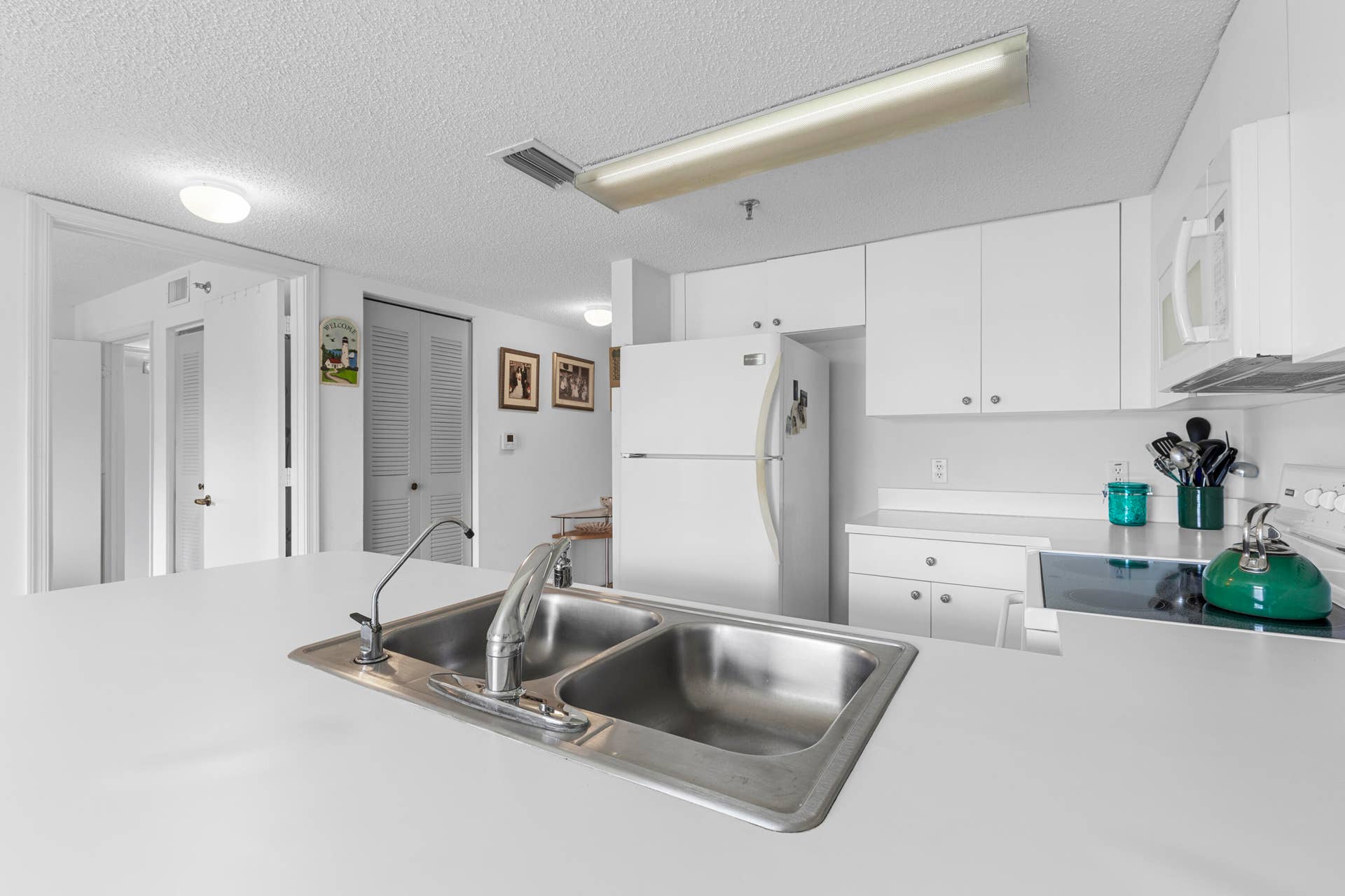 All white kitchen