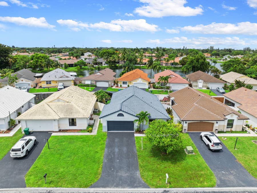 Property photo for 15121 S Waterford Drive, Davie, FL