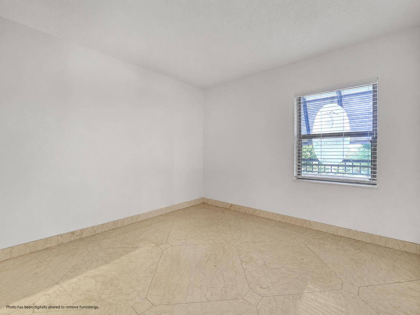 356 Golfview Road, #403, North Palm Beach, FL 33408 Versatile space, built-in murphy bed