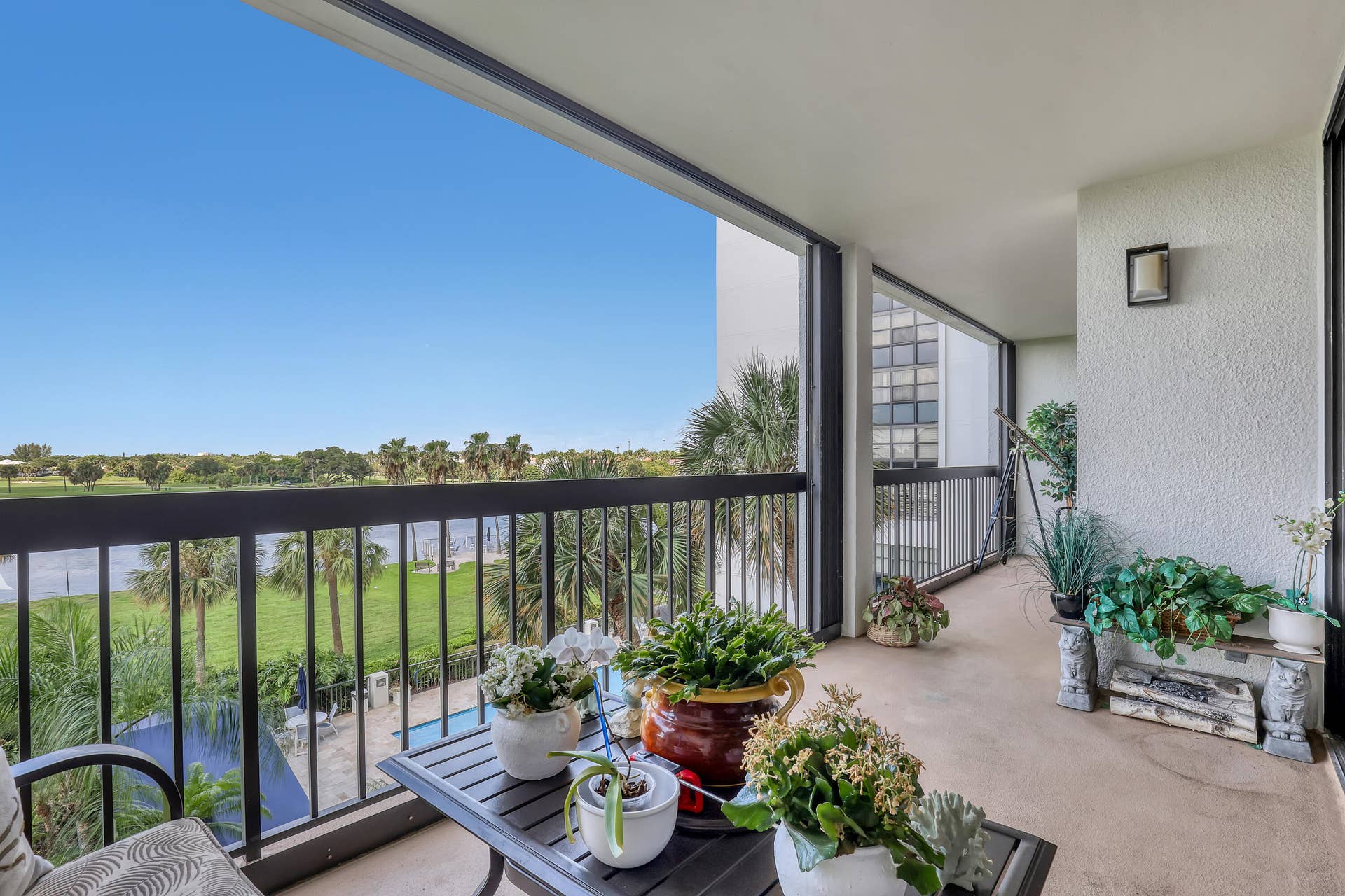 356 Golfview Road, #403, North Palm Beach, FL 33408 Boat parade & fireworks from here