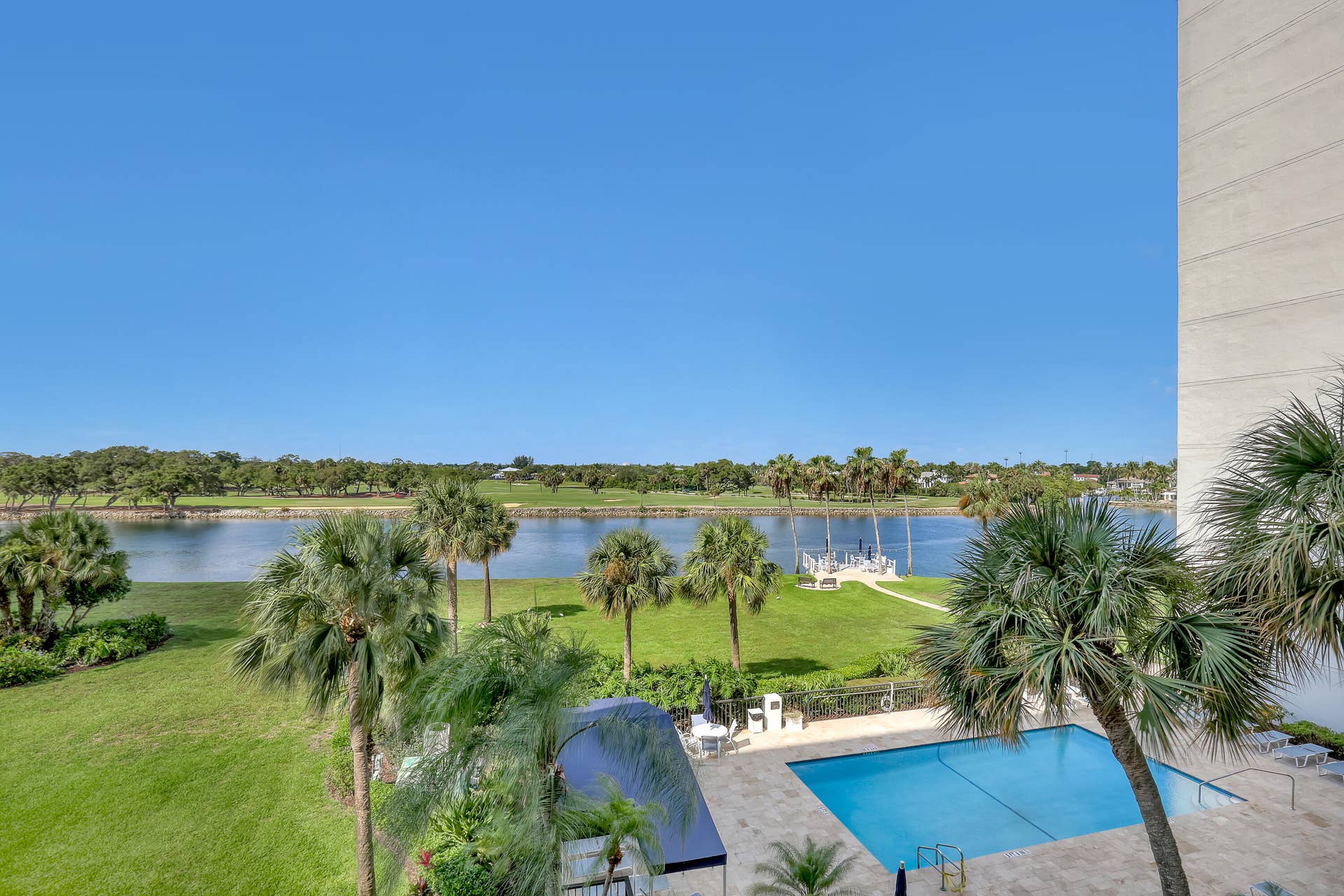 356 Golfview Road, #403, North Palm Beach, FL 33408 Your front-row seat to paradise
