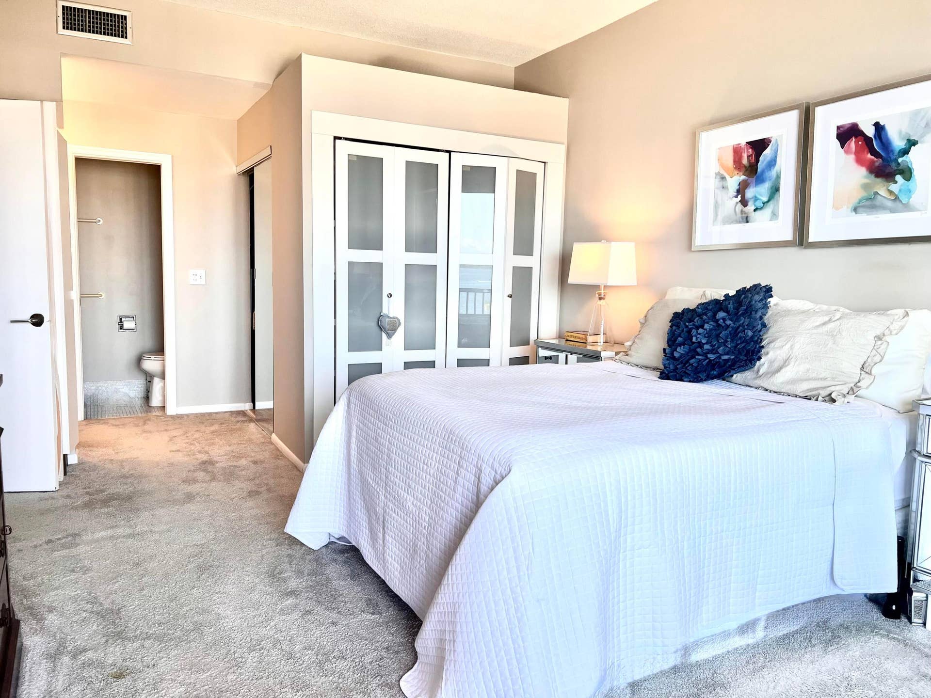 100 Paradise Harbour Boulevard, #506, North Palm Beach, FL 33408 Features walk-in closet and a custom closet for extra storage