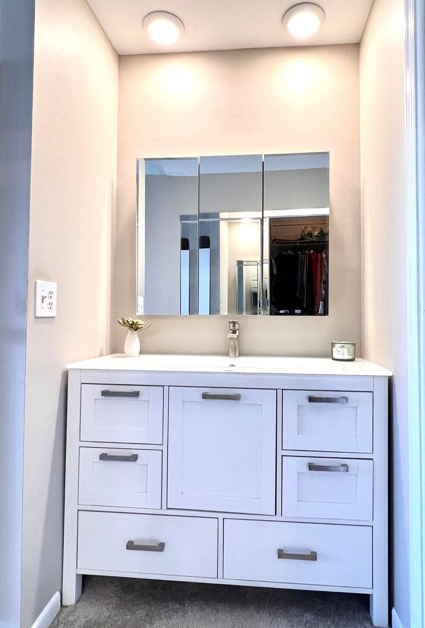 100 Paradise Harbour Boulevard, #506, North Palm Beach, FL 33408 Primary bathrom has a step in shower