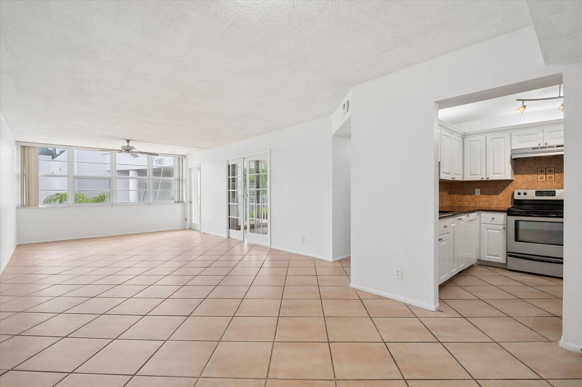 1170 N Federal Highway, #309, Fort Lauderdale, FL 33304 02-Cowan-1170 N Federal Hwy #309-2