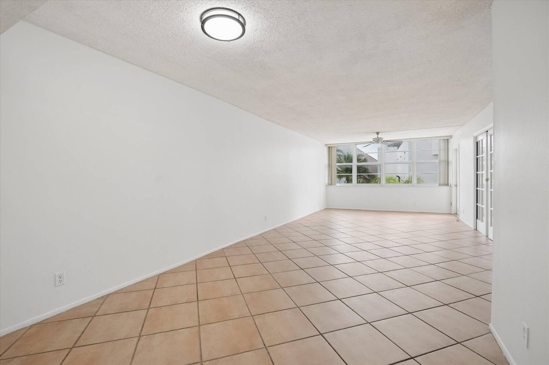 1170 N Federal Highway, #309, Fort Lauderdale, FL 33304 01-Cowan-1170 N Federal Hwy #309-1