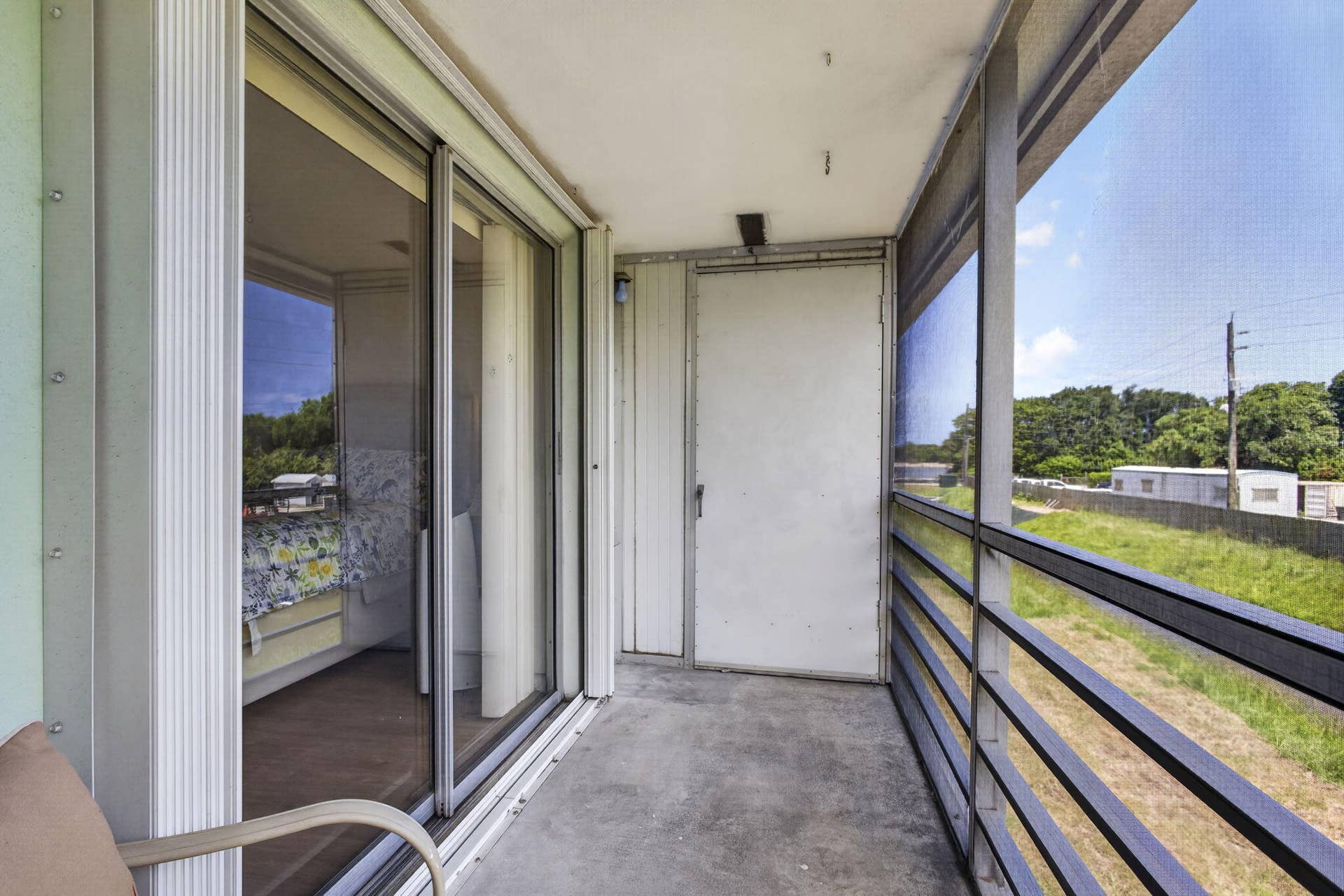 181 Bedford G, West Palm Beach, FL 33417 Extra sotrage closet