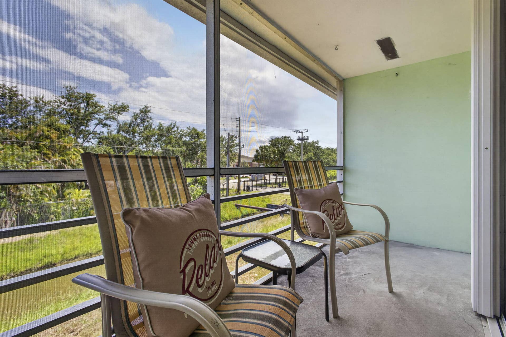 181 Bedford G, West Palm Beach, FL 33417 Enjoy the Florida Breeze
