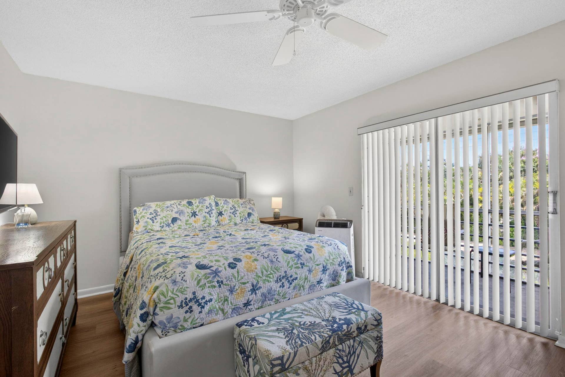 181 Bedford G, West Palm Beach, FL 33417 Newer Mattress